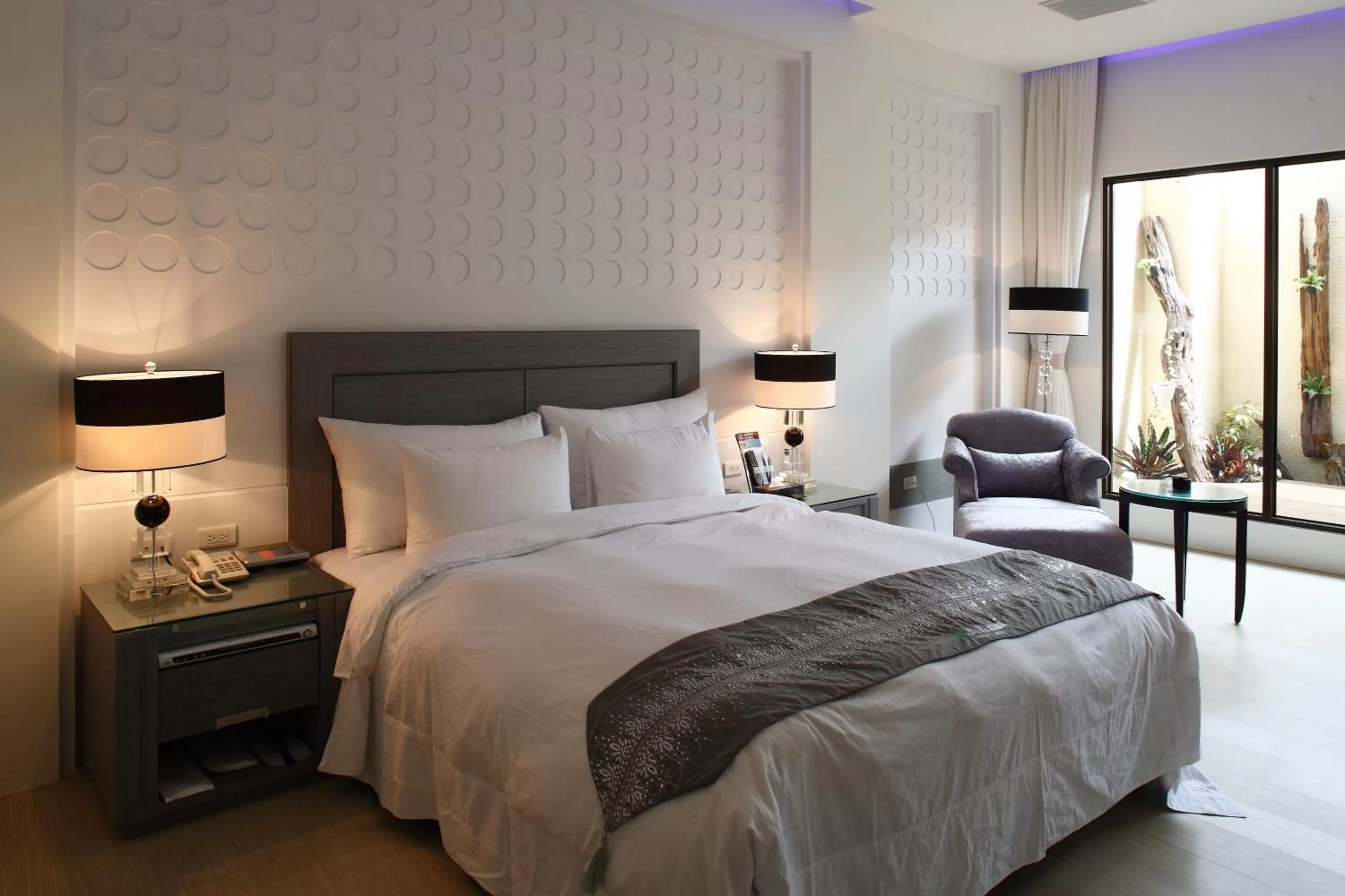 Queen Room with Balcony (Check-in after 18:00) in Dryad Motel