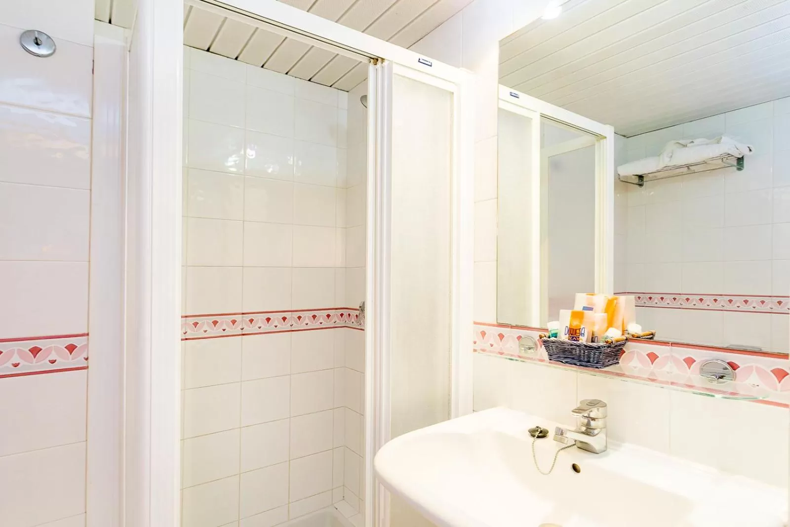 Bathroom in Aparthotel Duquesa Playa