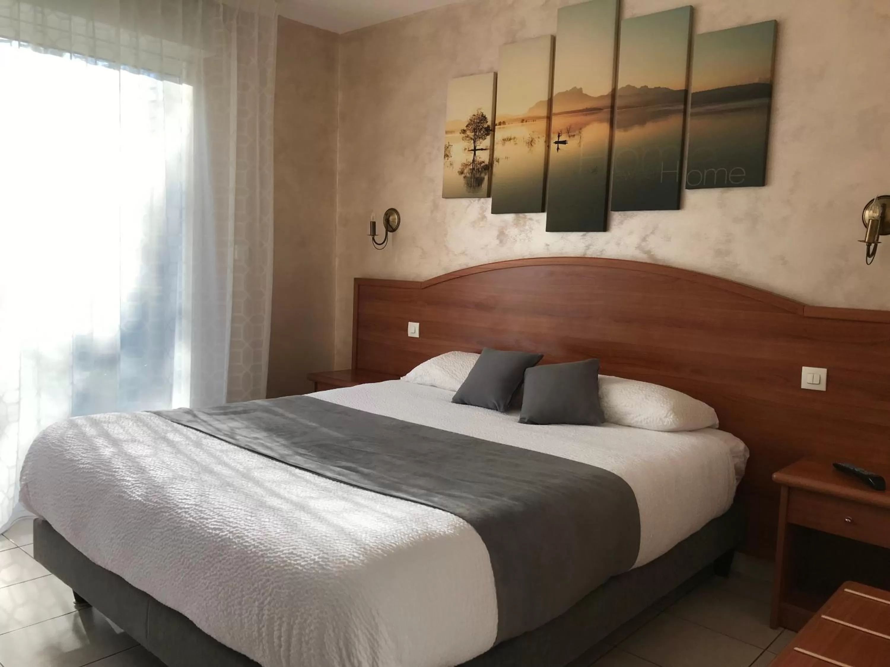 Bed in Logis - Hostellerie Le Chatel Nangis
