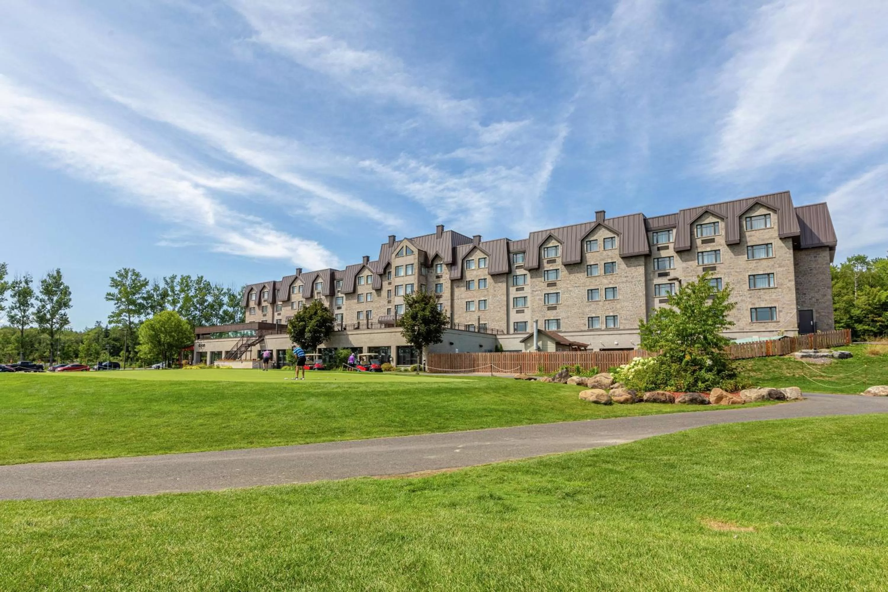 Property building in DoubleTree by Hilton Quebec Resort