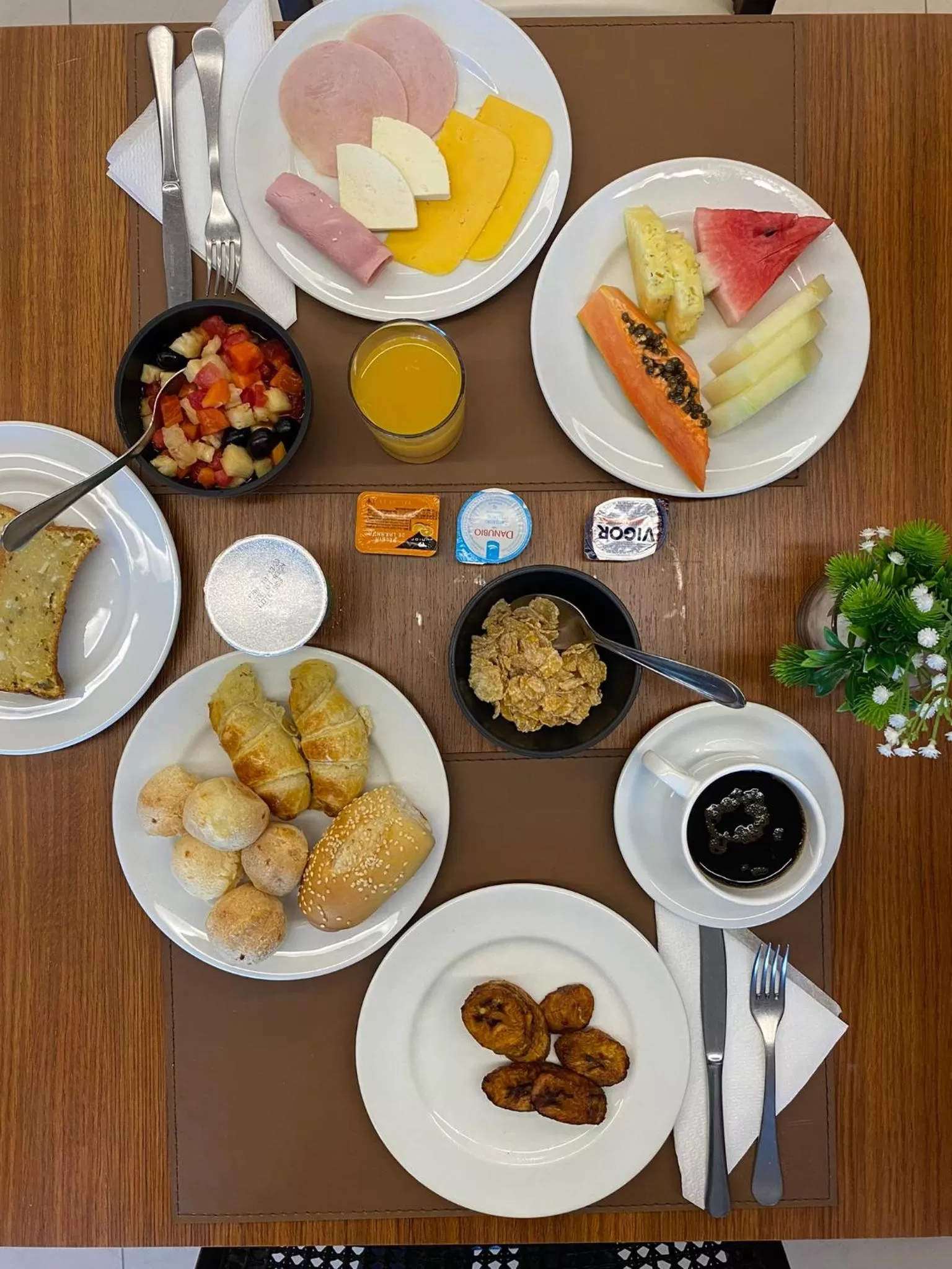 Restaurant/places to eat in Quality Hotel Manaus