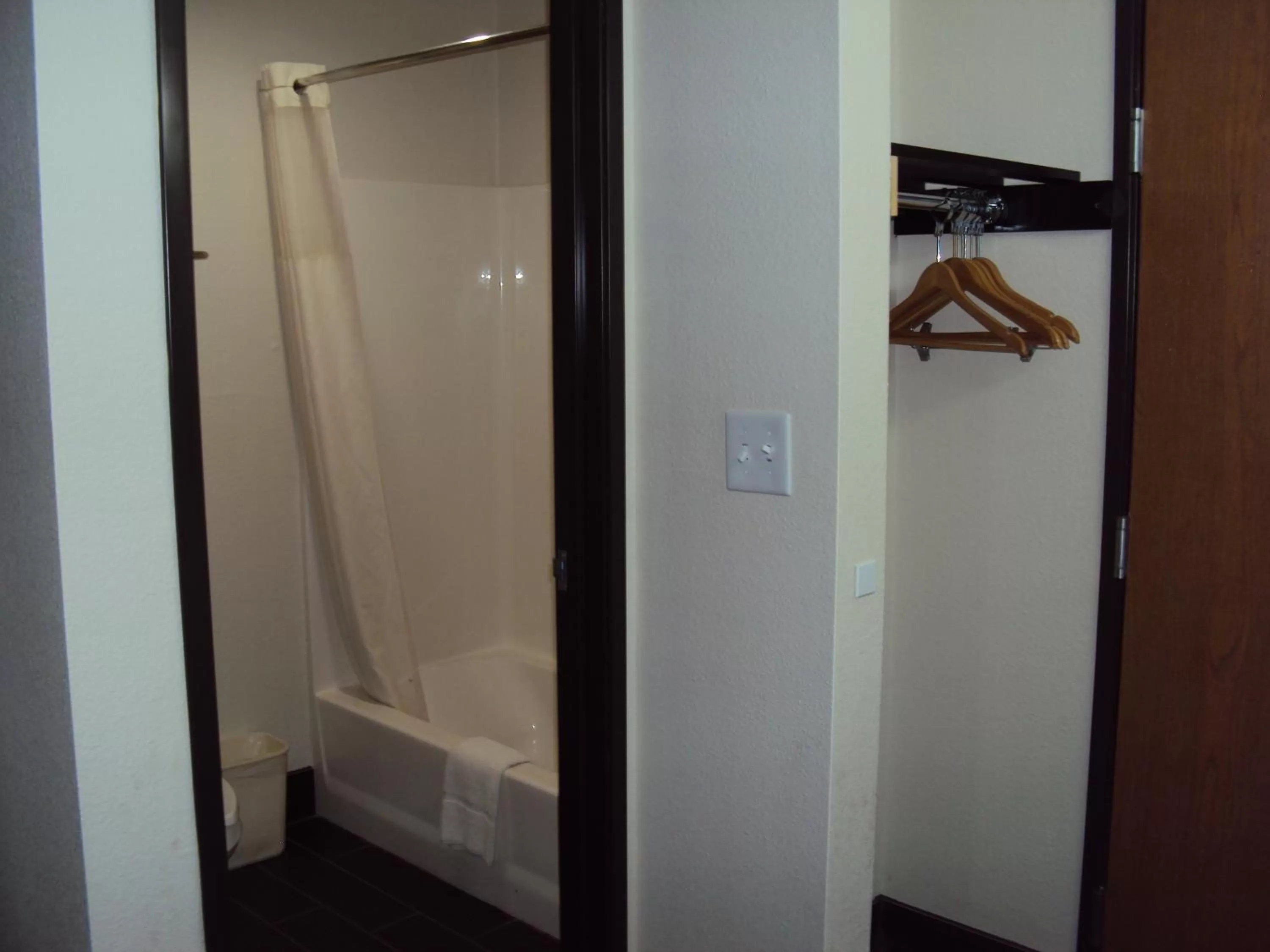 Double Room with Two Double Beds - Accessible/Non-Smoking in Quality Inn Carbondale University area