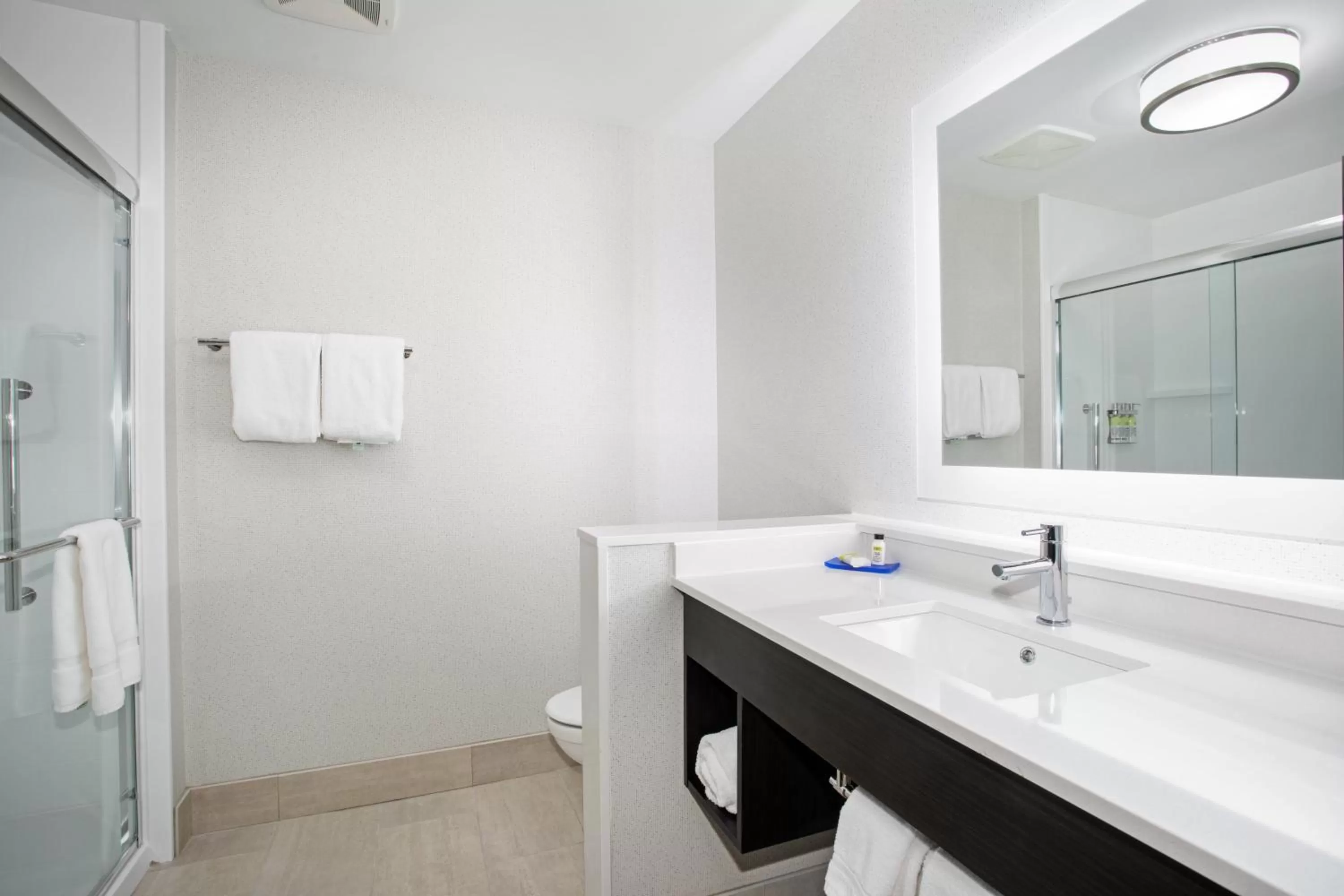 Leisure King Room - Non-Smoking in Holiday Inn Express & Suites - Ely by IHG