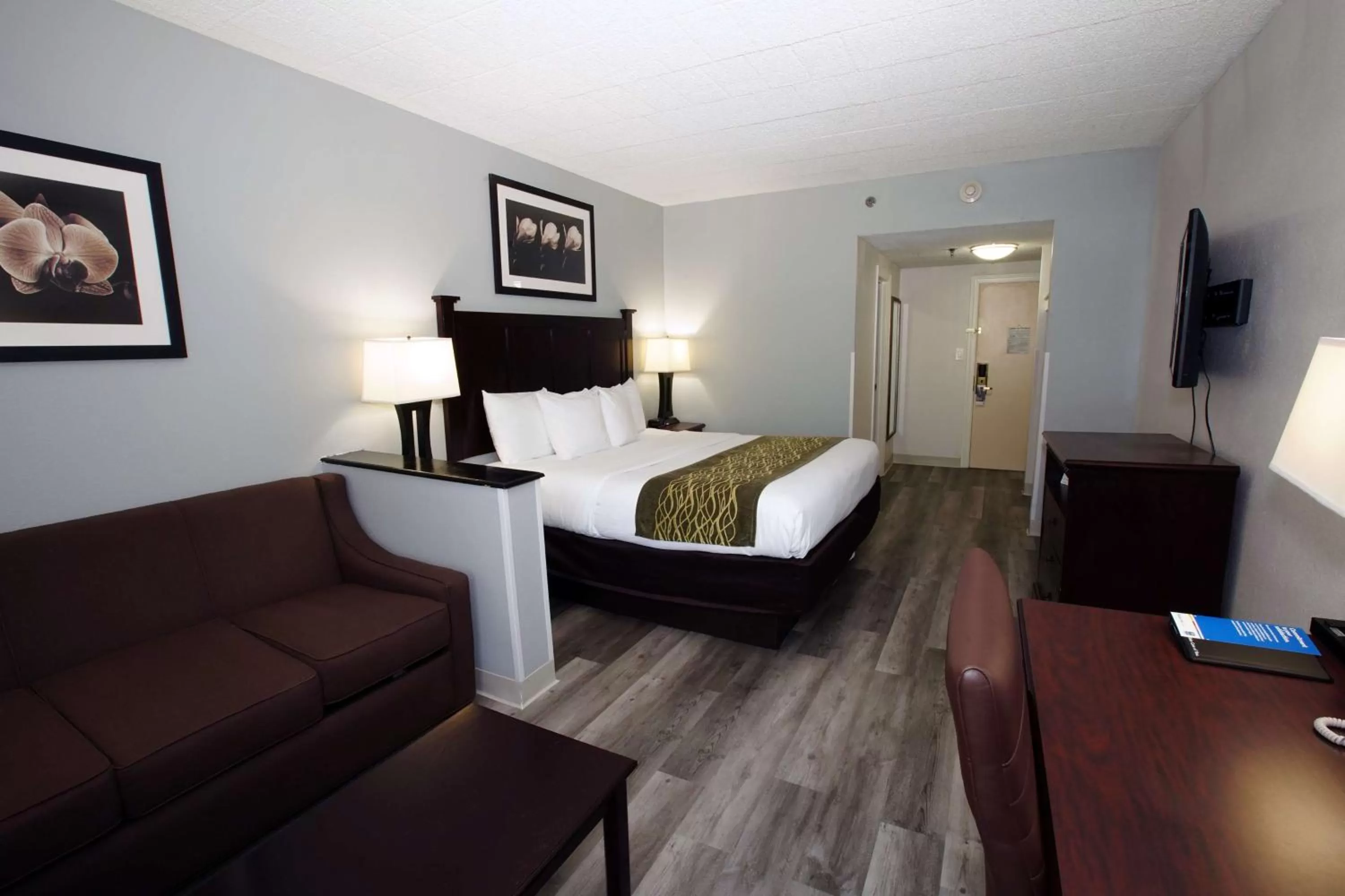 King Suite with Sofa Bed in Best Western Paramus Hotel & Suites