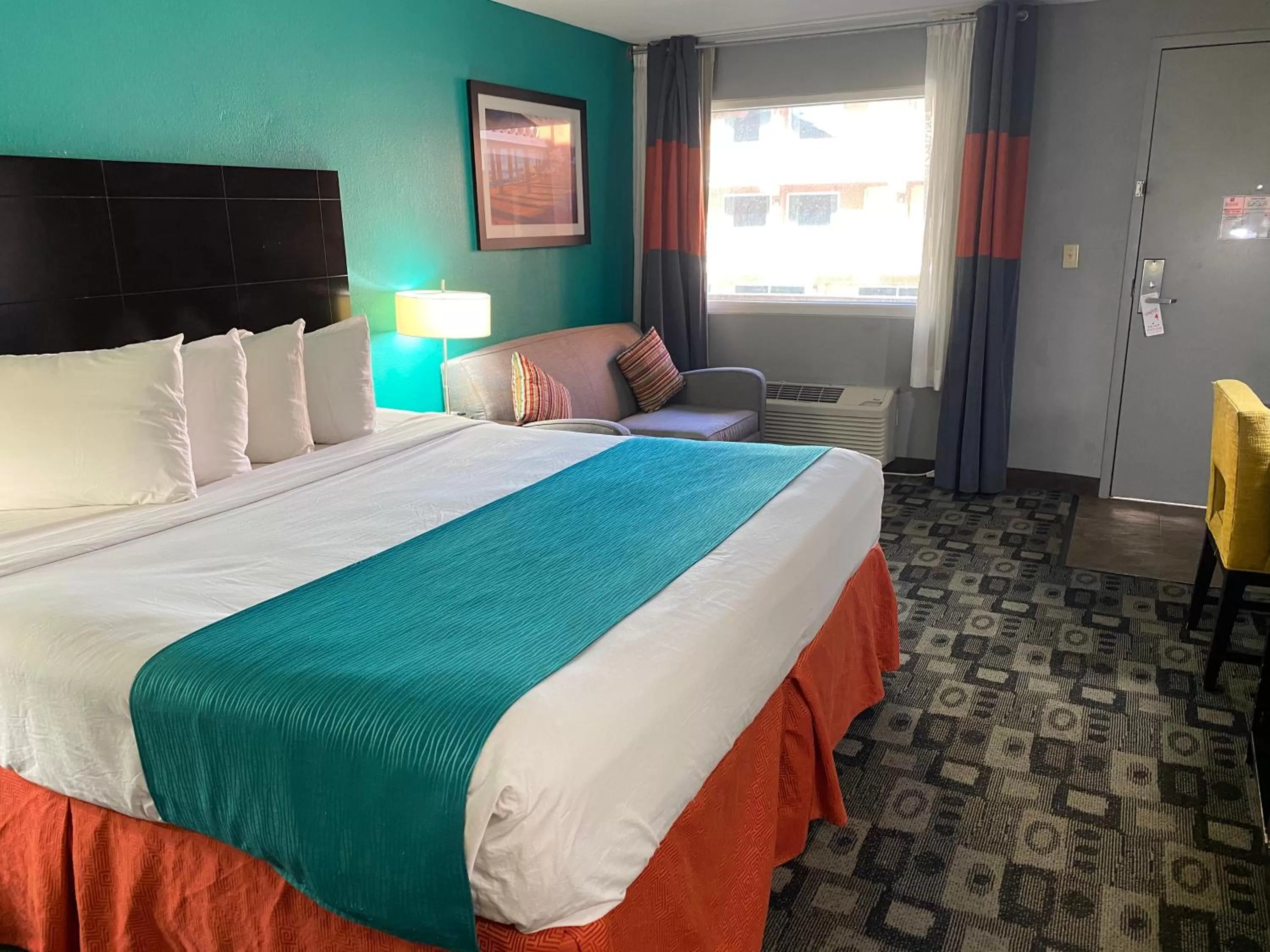 King Room - Accessible/Non-Smoking in Clarion Inn Atlantic City - Beach and Boardwalk
