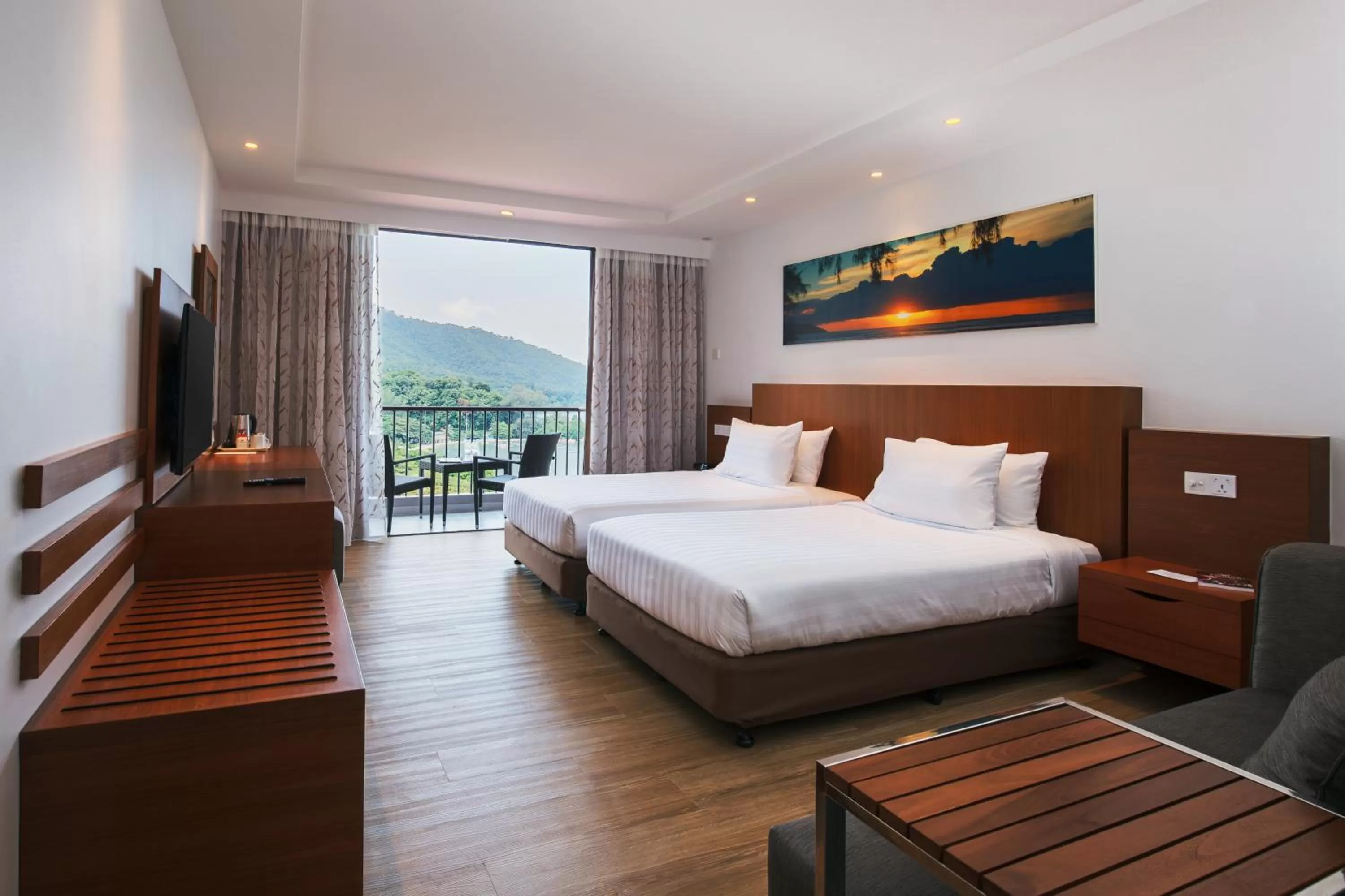 Superior Twin Room in The Bayview Beach Resort