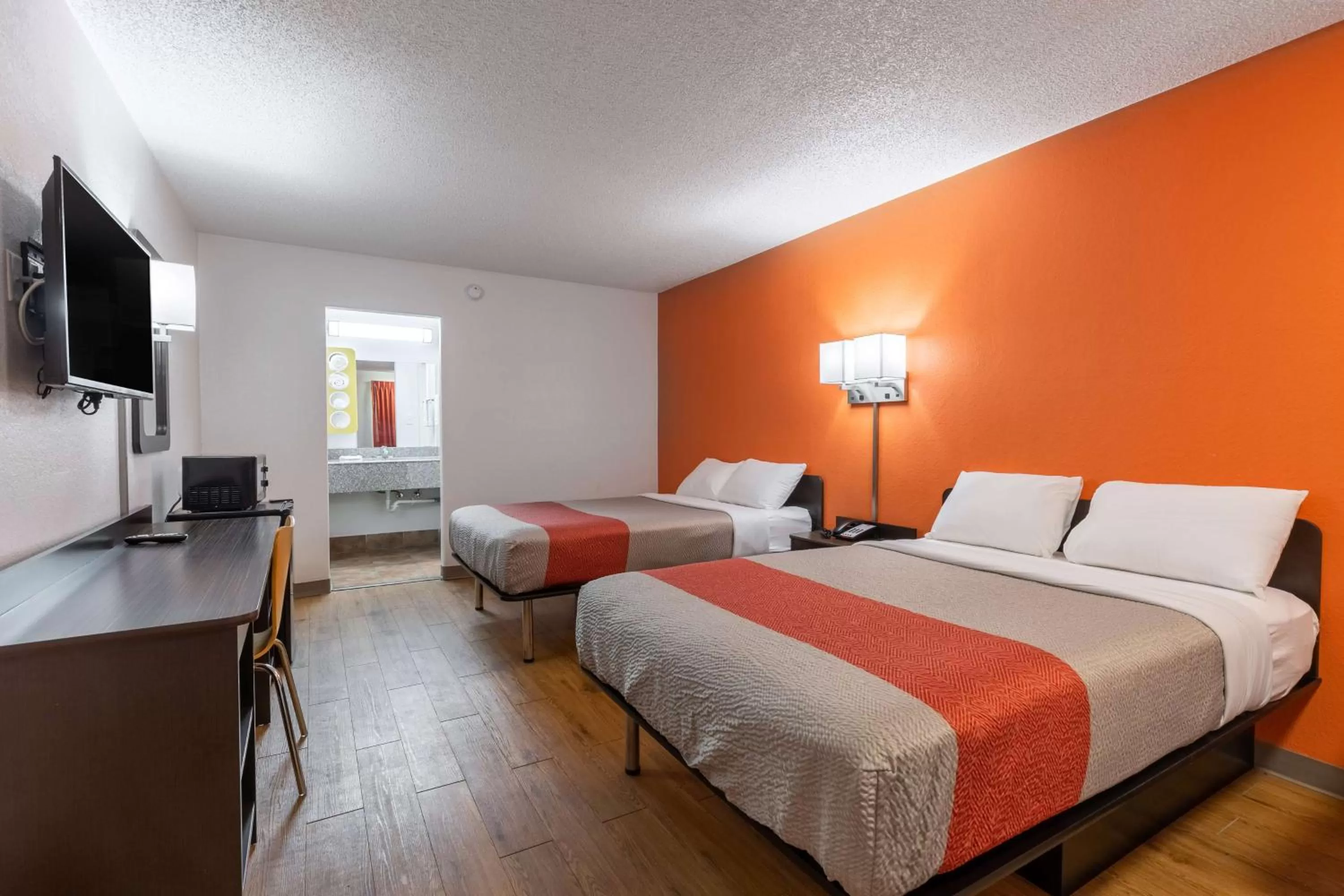 Deluxe Quadruple Room - Non-Smoking in Motel 6-Bryan, TX - University Area