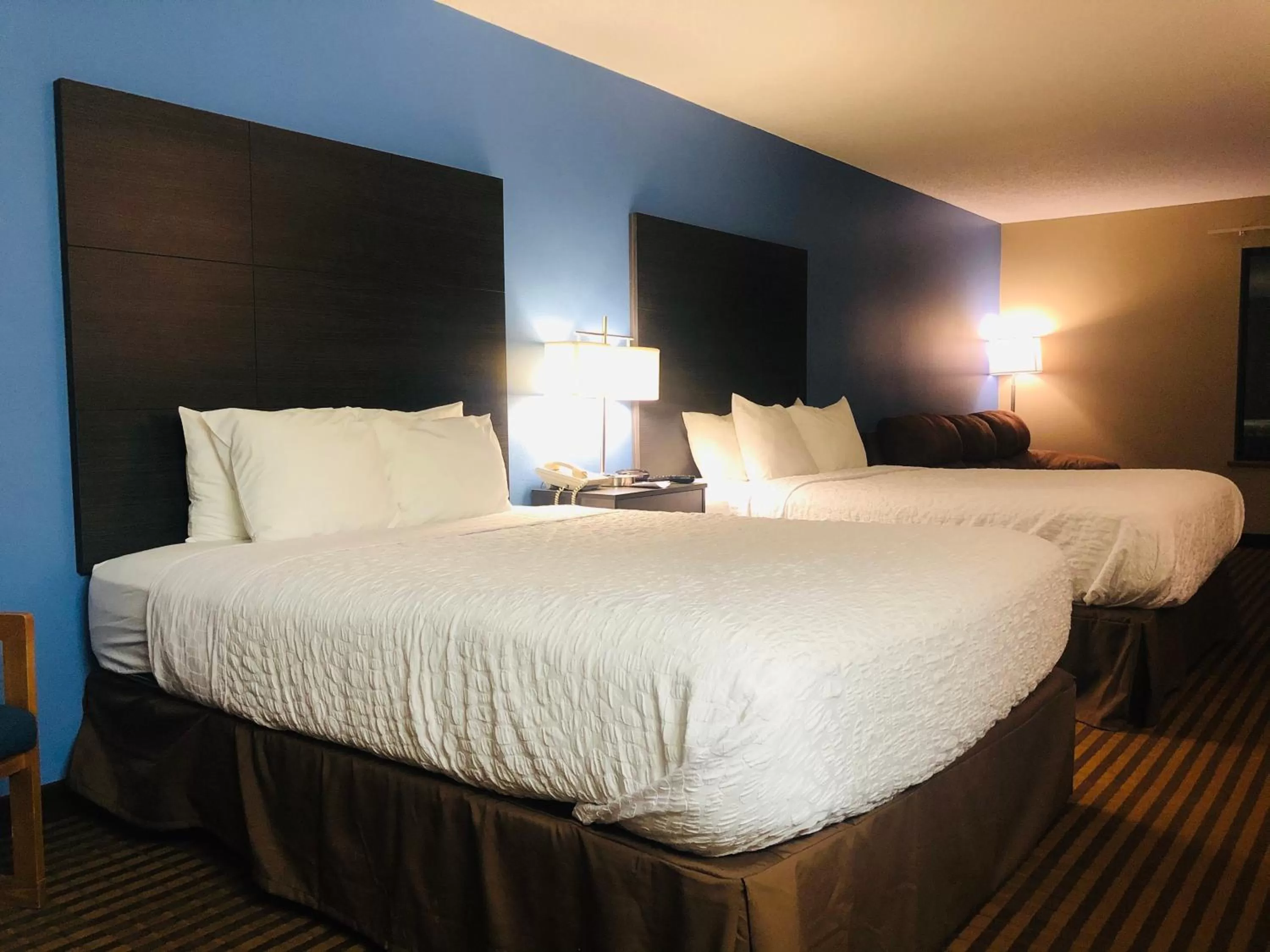 Queen Room with Two Queen Beds - Non-Smoking in Boarders Inn & Suites by Cobblestone Hotels Columbus