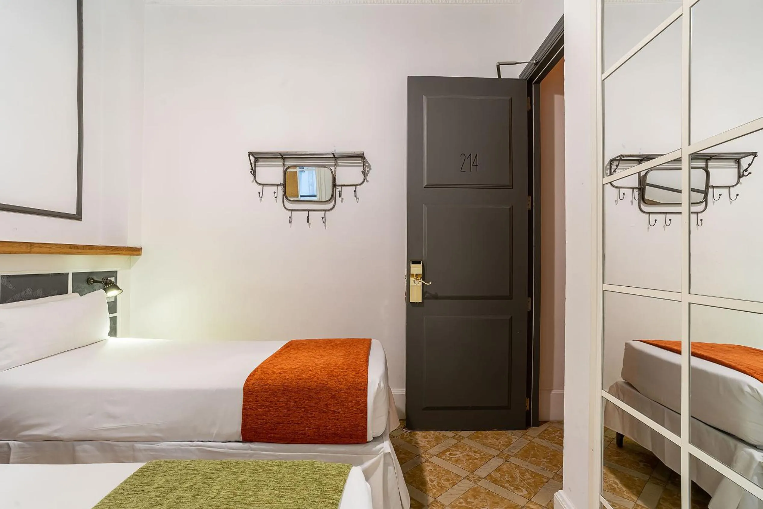 Indoor Twin Room in Casa Gracia