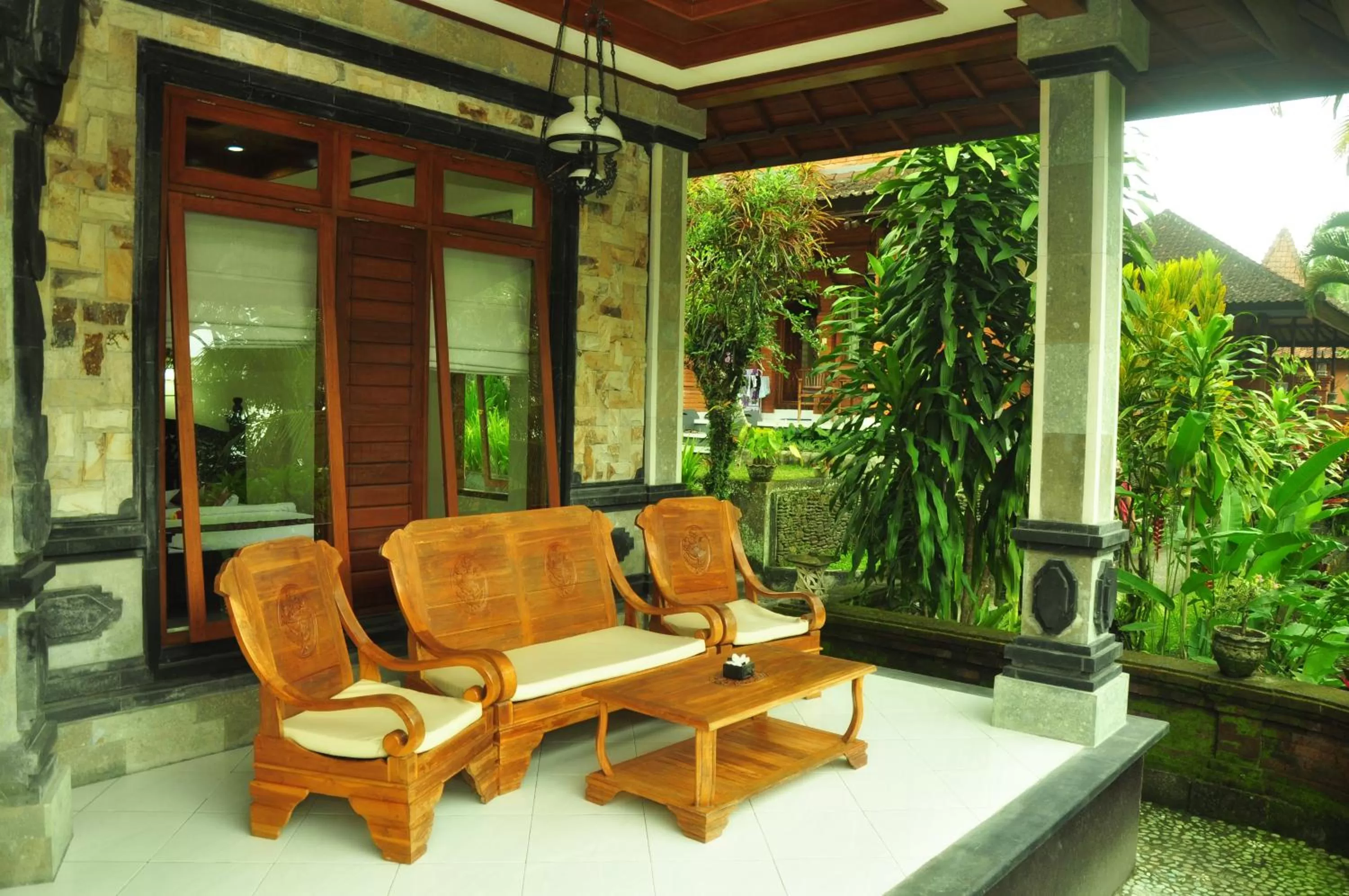 Family Room with Garden View in Nick's Pension