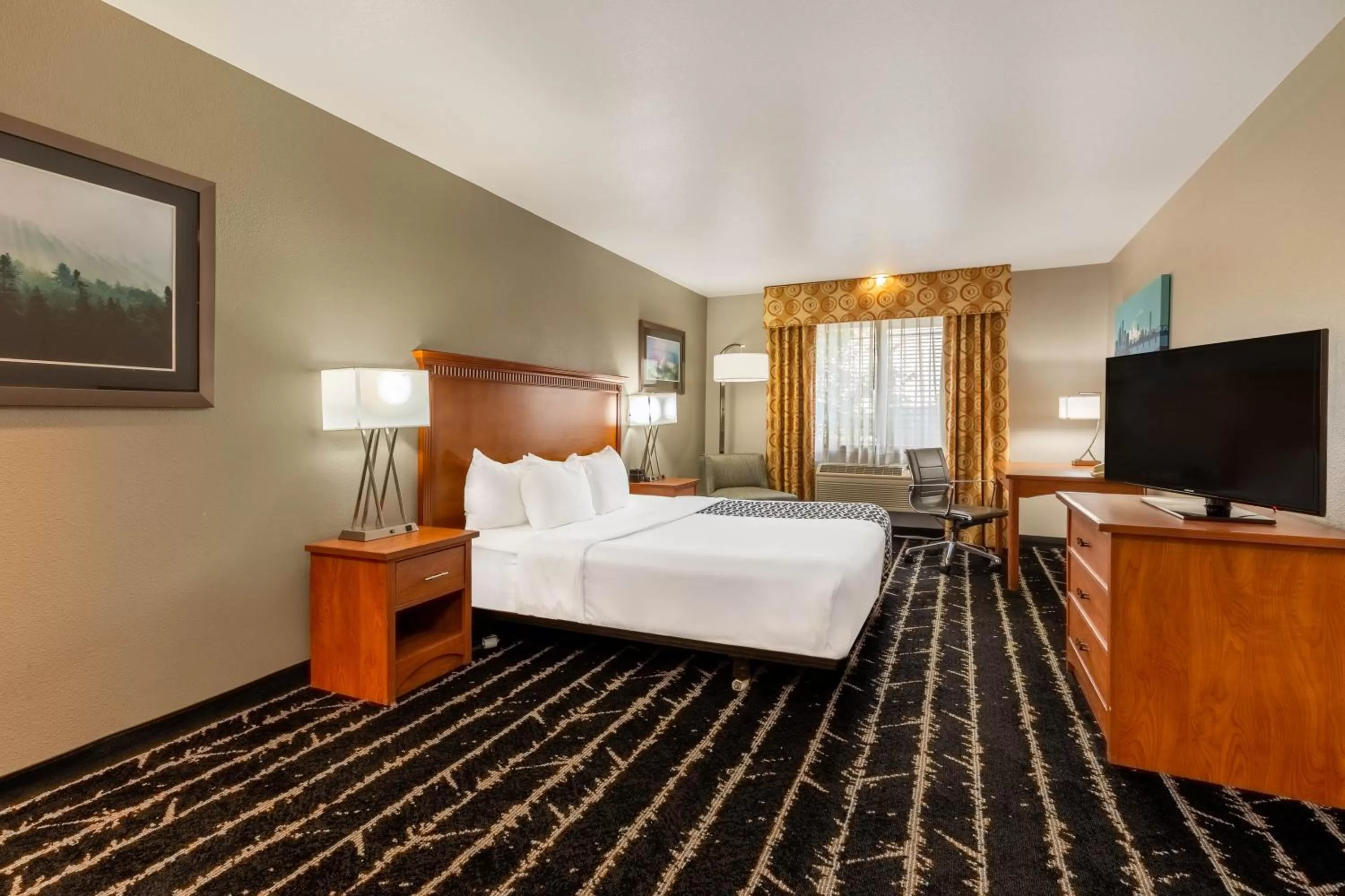Queen Room with Mobility/Hearing Impaired Access - Non-Smoking in La Quinta by Wyndham Vancouver