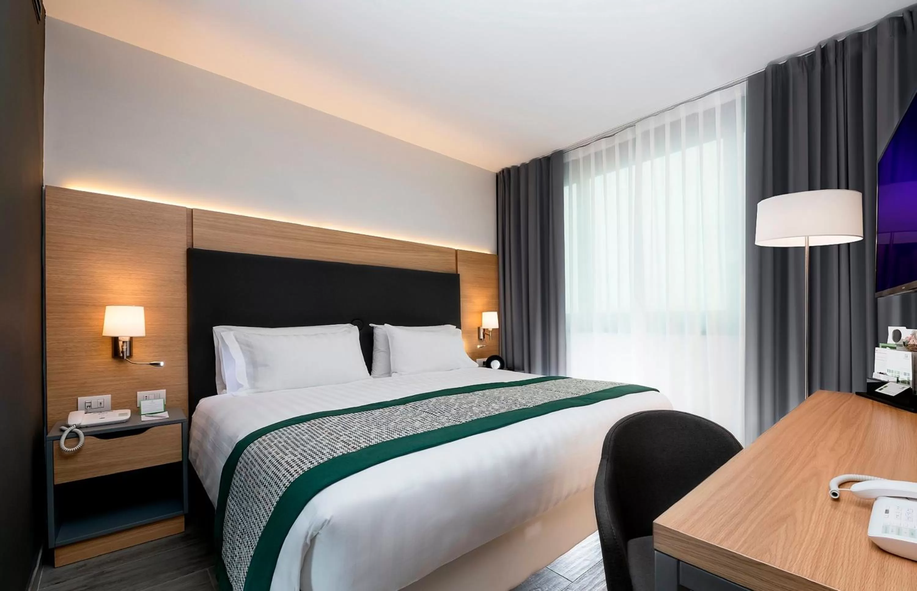 King Suite with Sofa Bed in Holiday Inn Naples by IHG