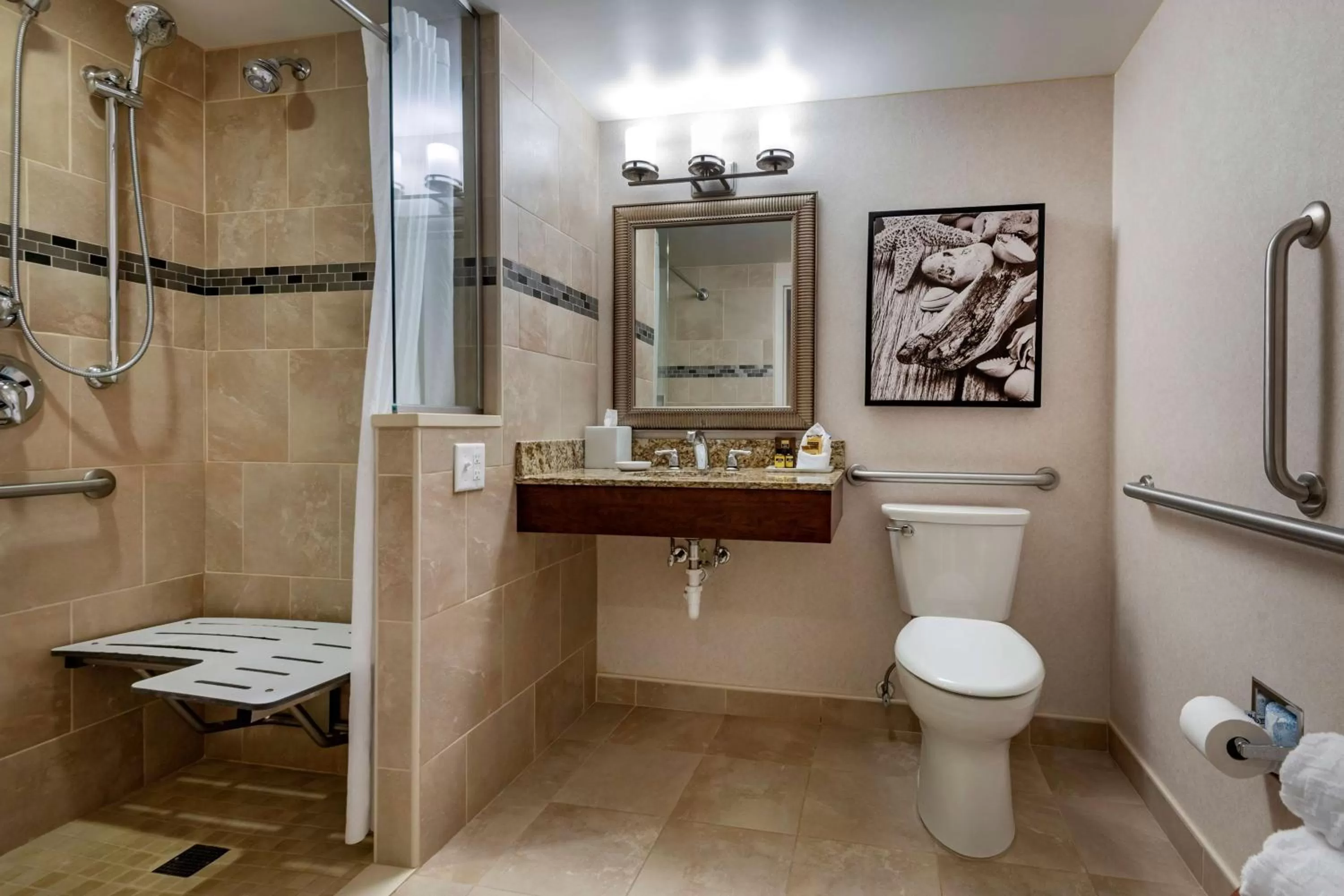 Queen Room with Bath Tub - Mobility Accessible/Non-Smoking in Best Western Plus Oswego Hotel and Conference Center