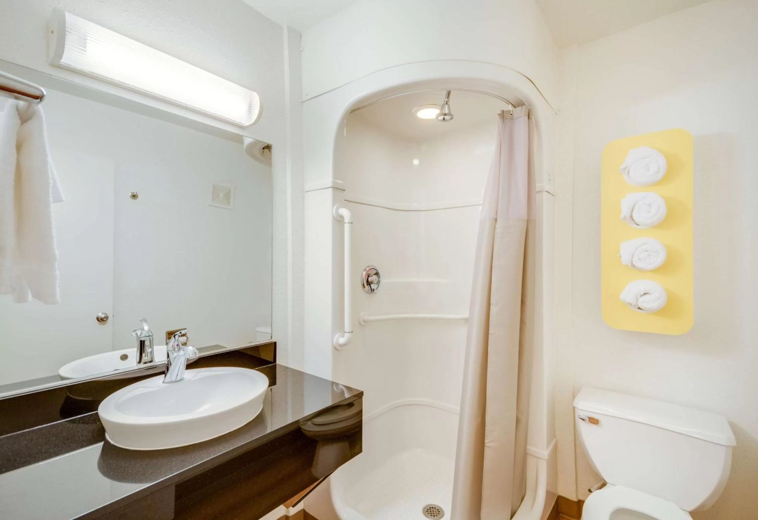 Quadruple Room in Motel 6-Bellingham, WA