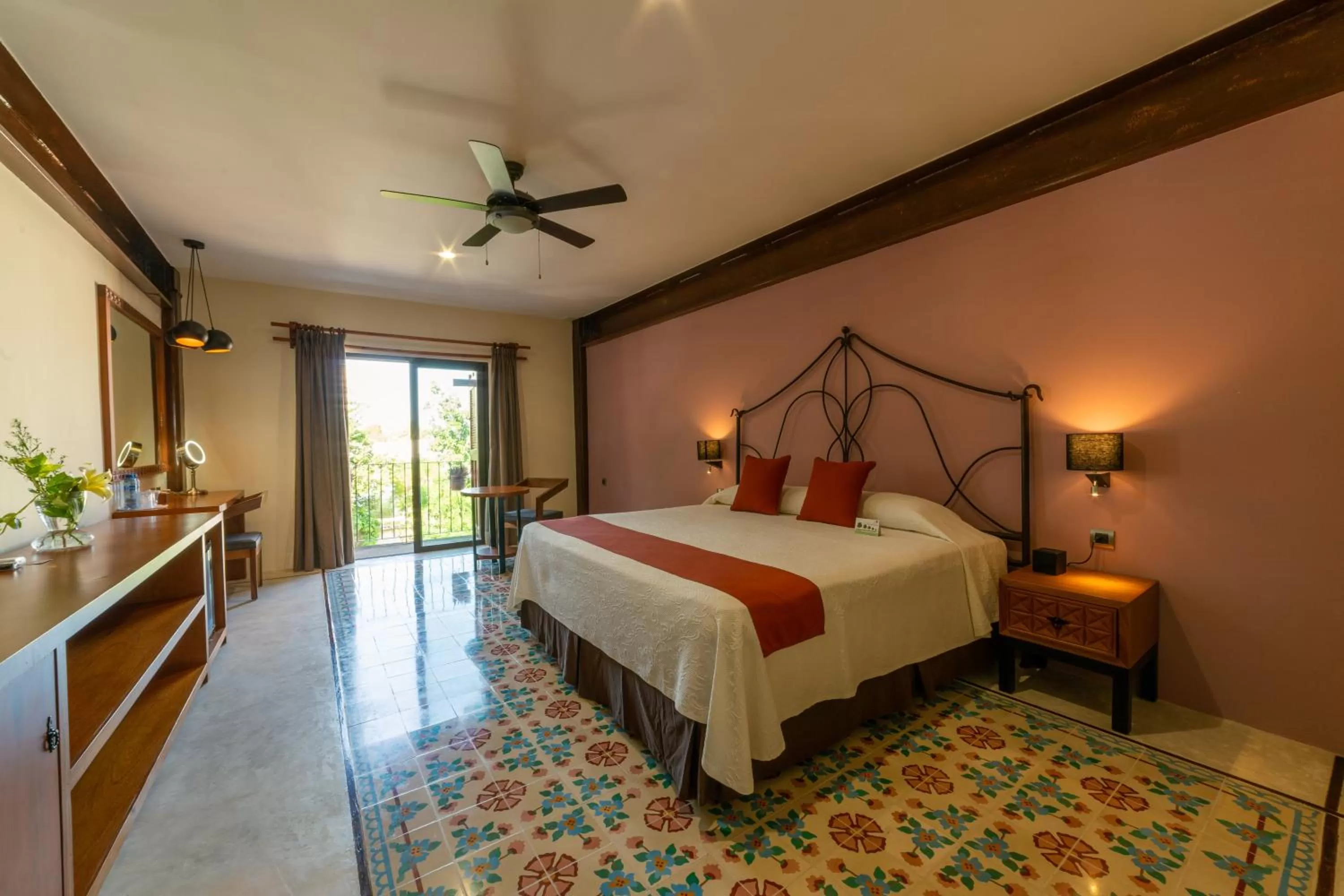 Deluxe King Room in Hotel Meson del Marques