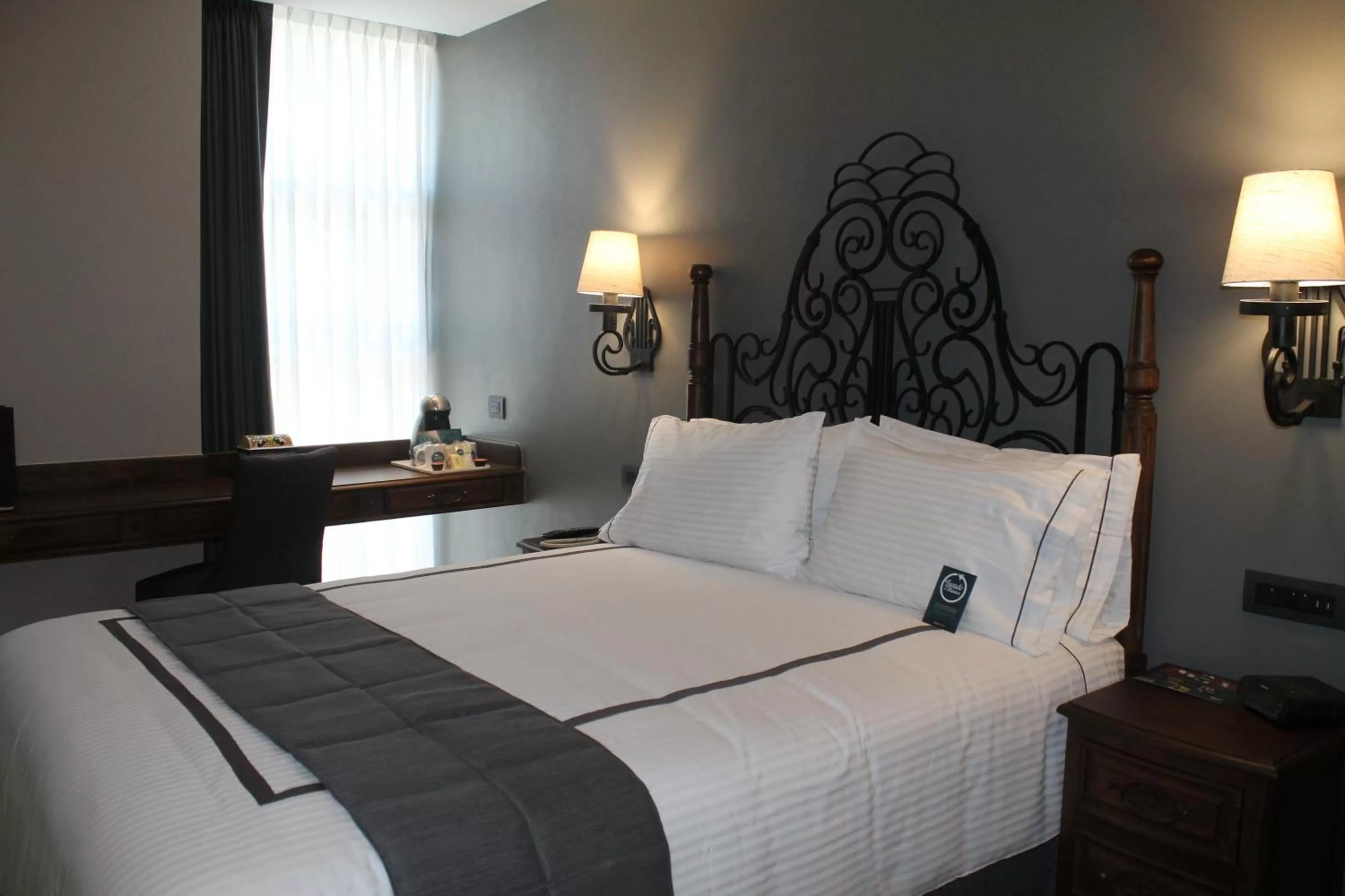 Standard Queen Room in Zocalo Central