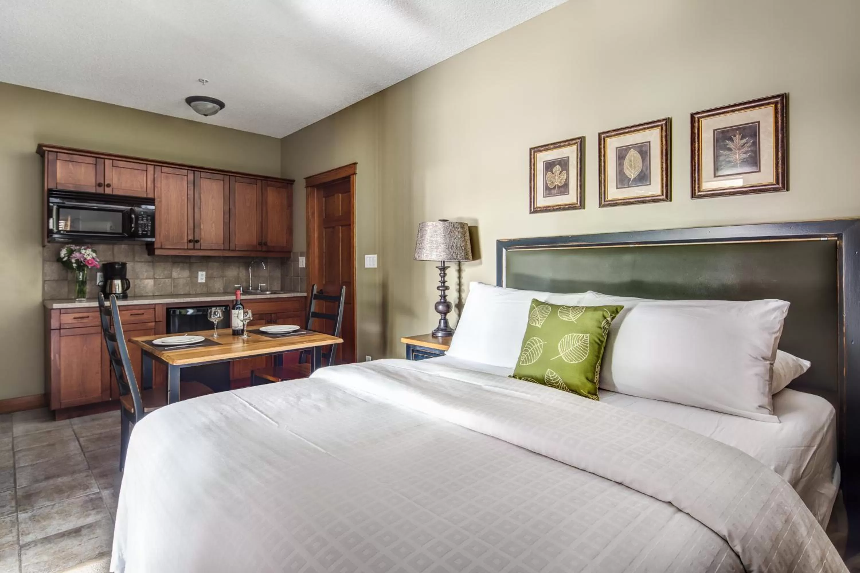 Standard Room in Bighorn Meadows Resort