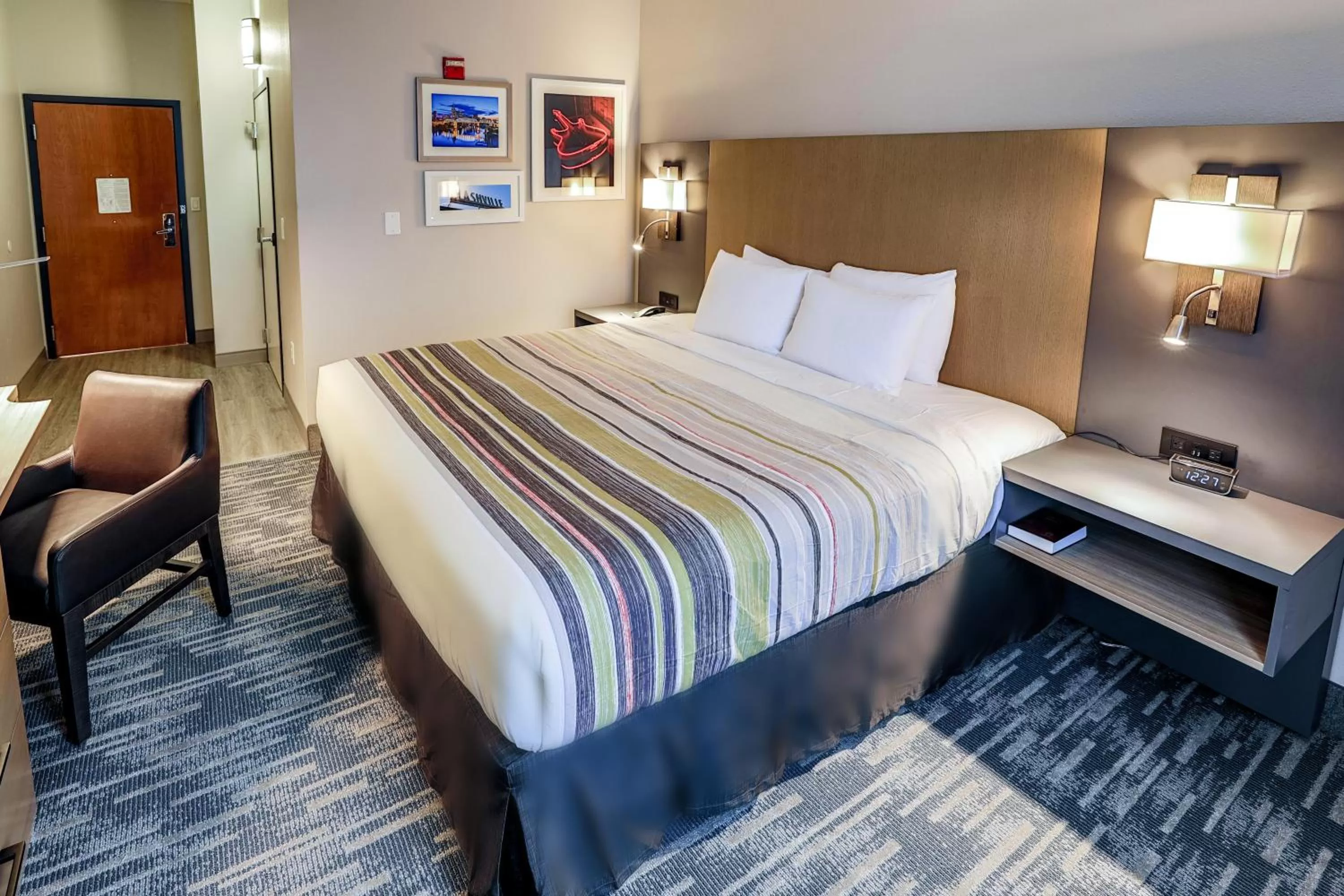 King Room - Disability Access/Non-Smoking in Country Inn & Suites by Radisson Nashville Airport TN