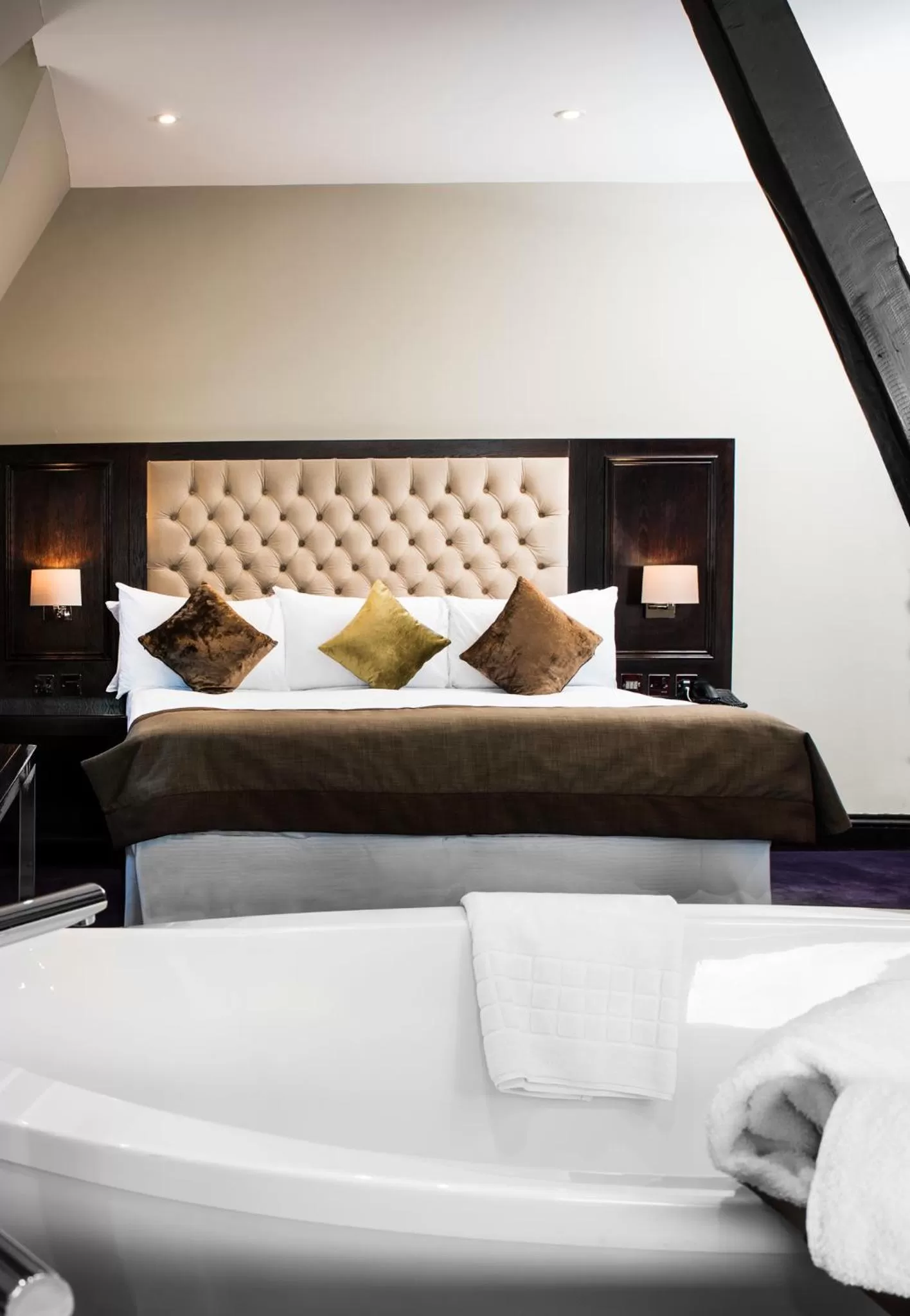 Penthouse - single occupancy in Great Victoria Hotel