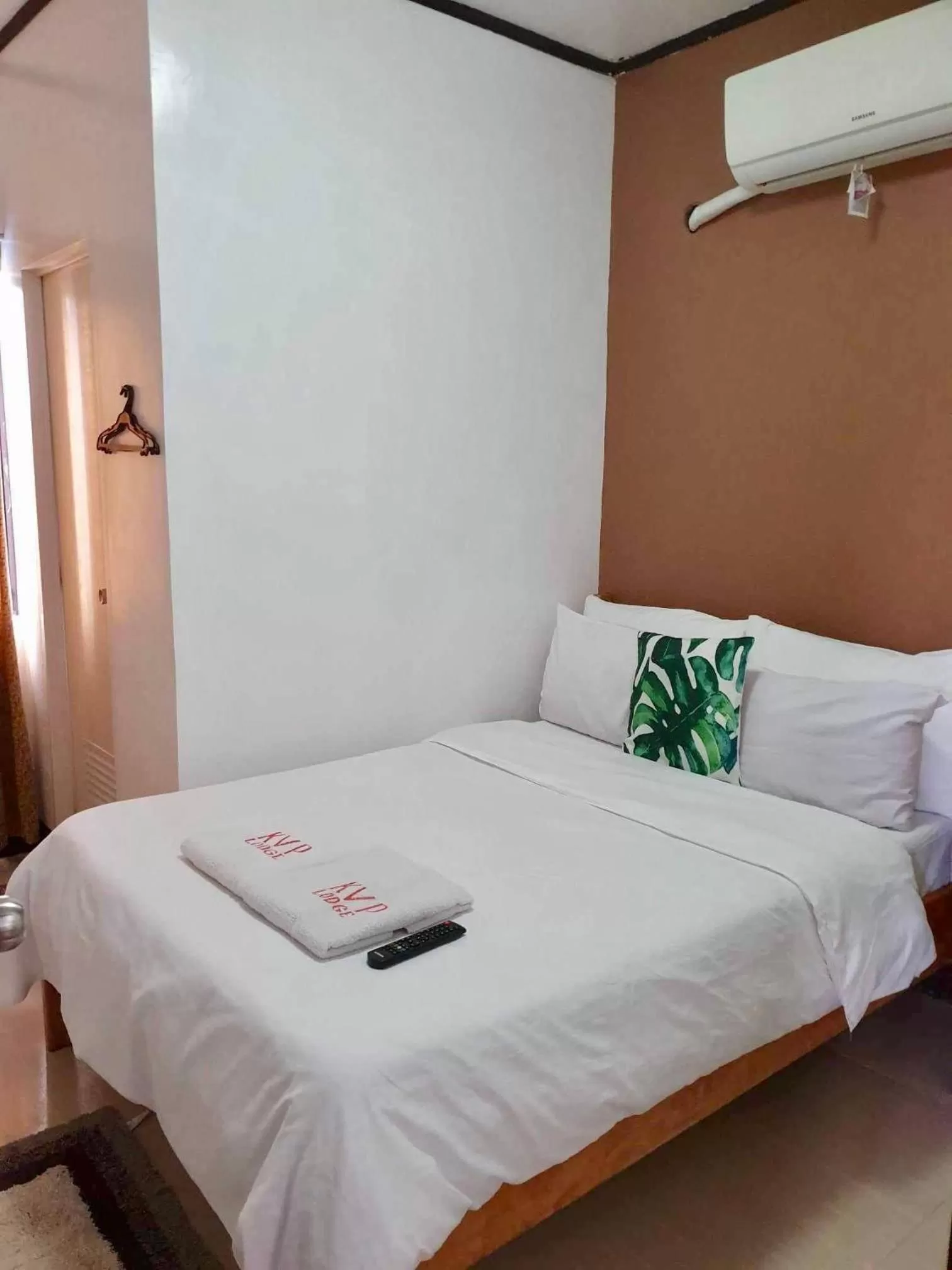 Deluxe Double Room with Balcony in Kalis Viewpoint Lodge Coron