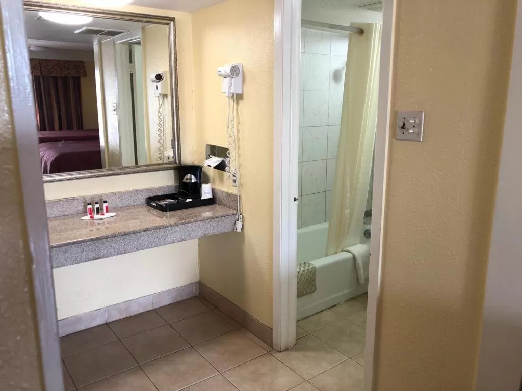 Standard King Room - Smoking in Days Inn by Wyndham Gainesville