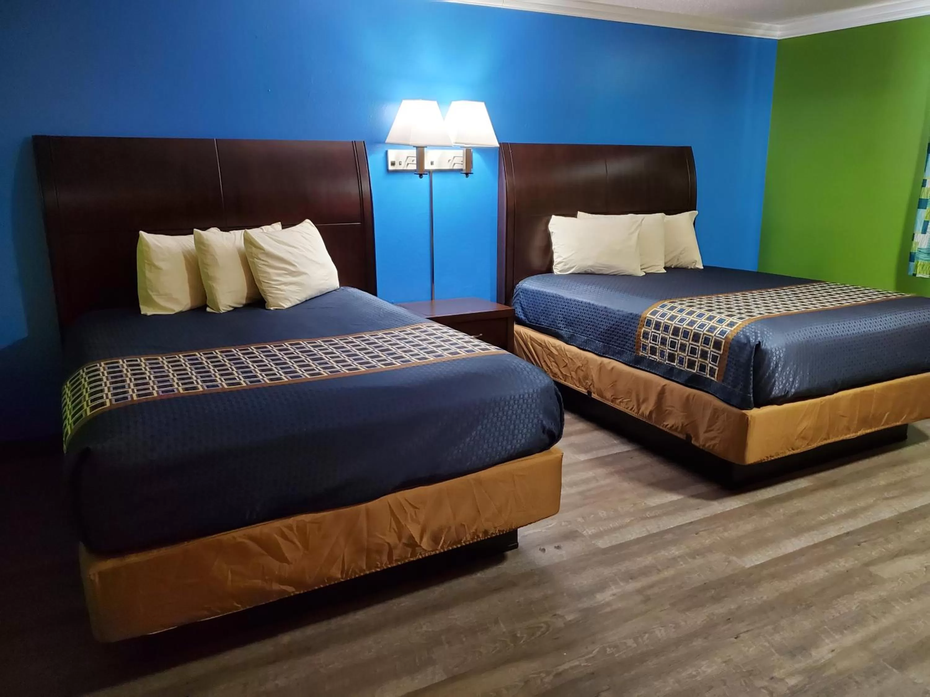 Queen Room with Two Queen Beds in Amber Inn