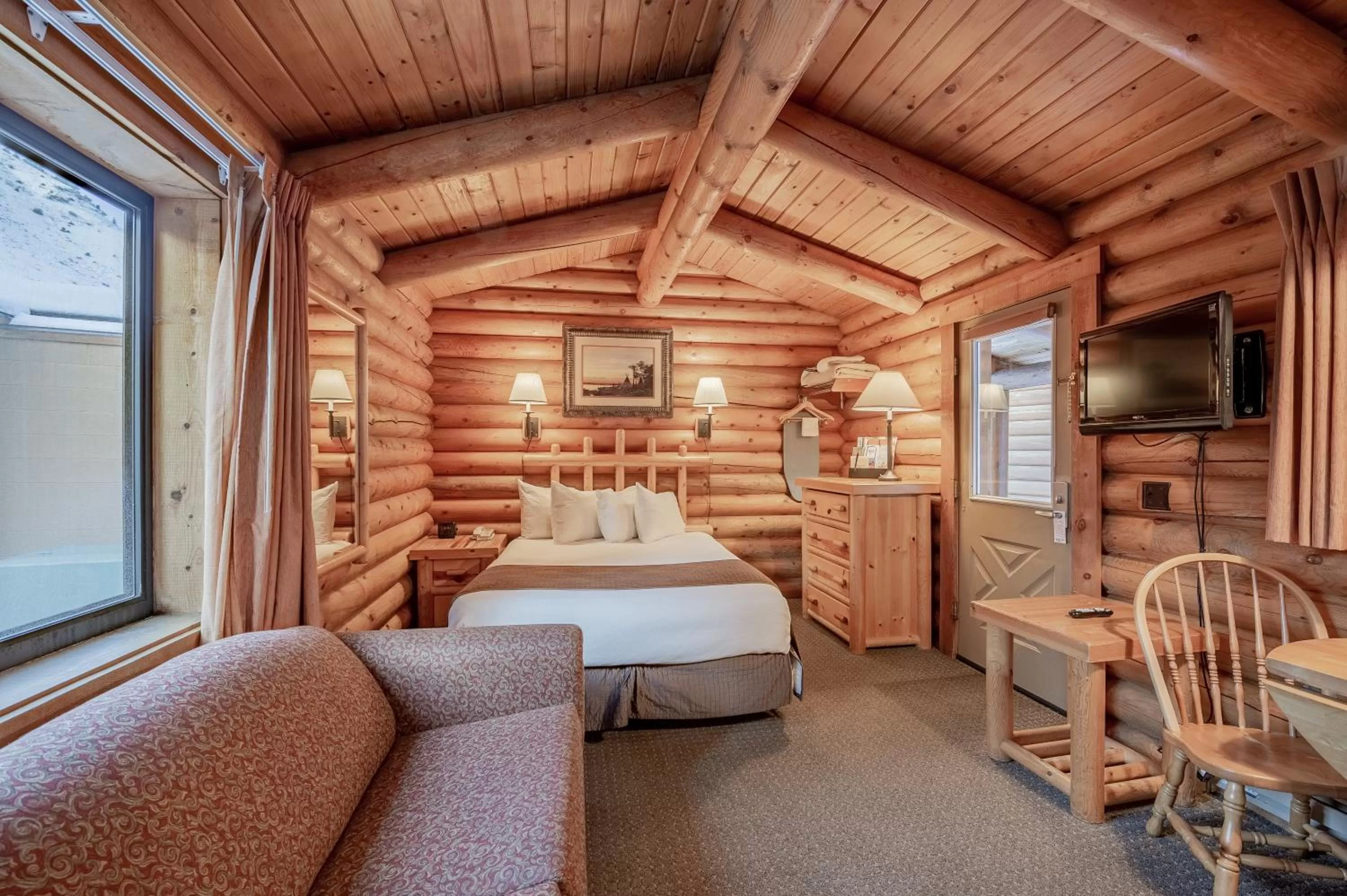 Queen Cabin in Cowboy Village Resort