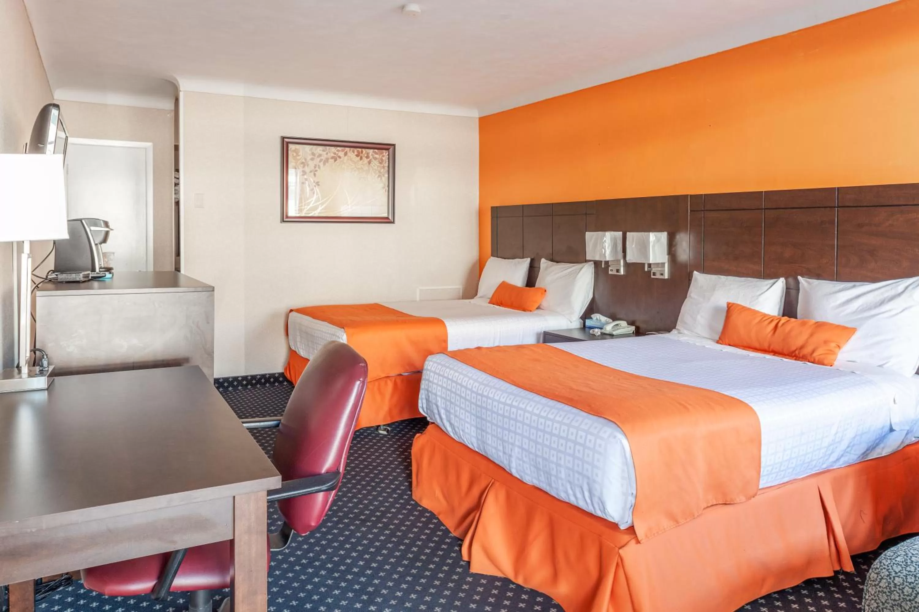 Suite in Knights Inn North Bay