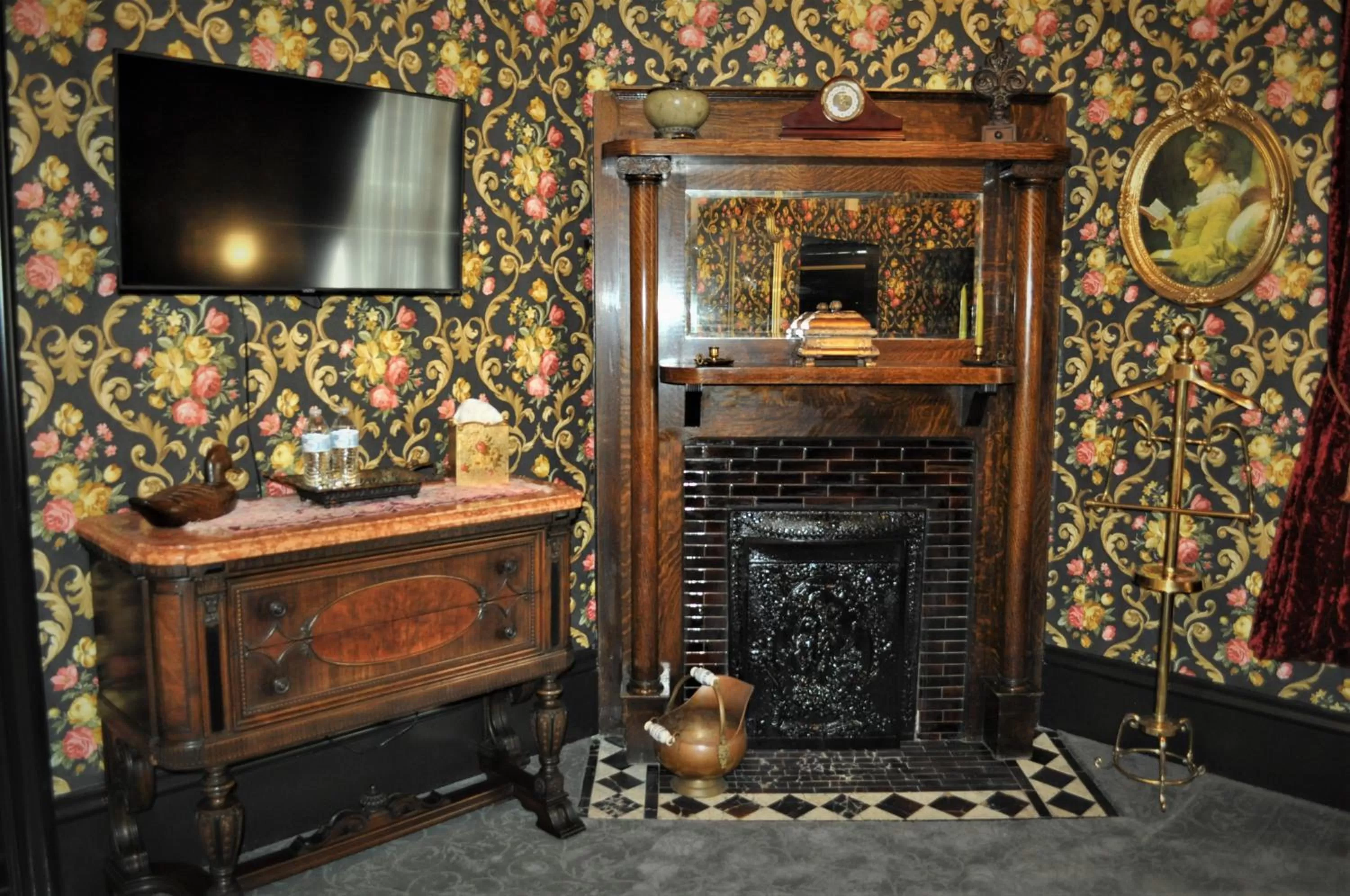 Queen Room - single occupancy - Disability Access in Heber Senator Bed and Breakfast