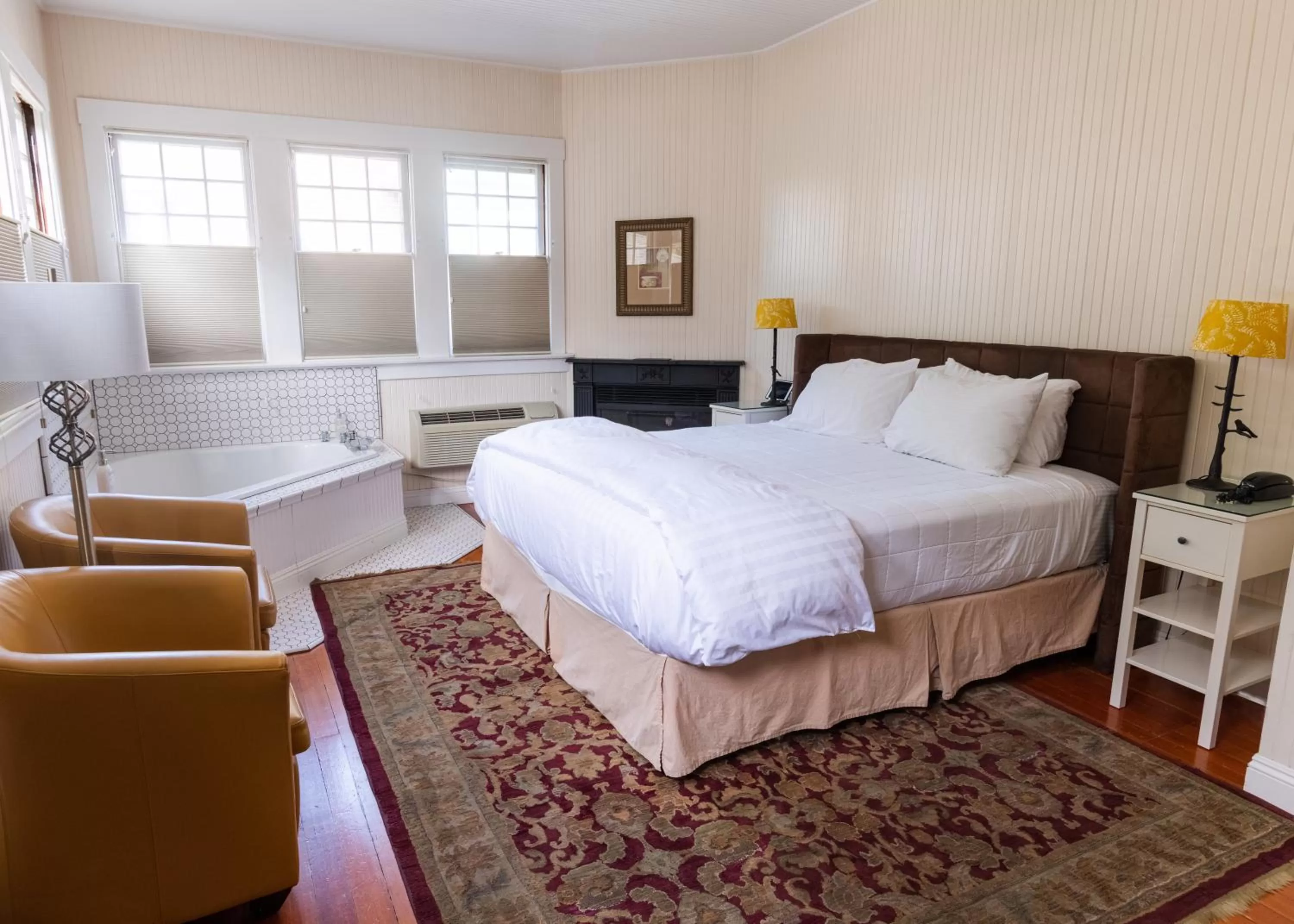 King Room with Balcony in The Inn on First