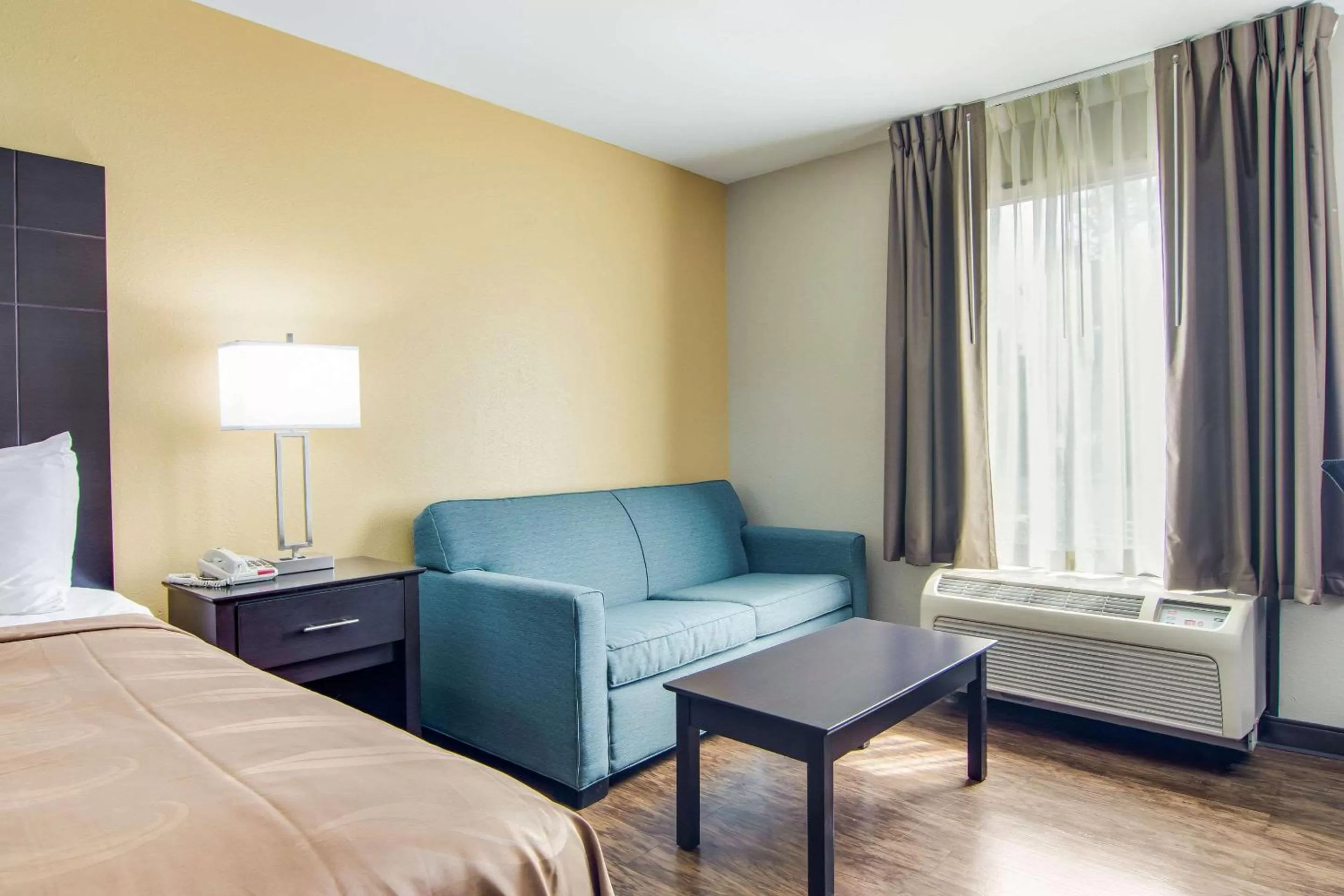 King Room in Quality Inn & Suites Canton, GA