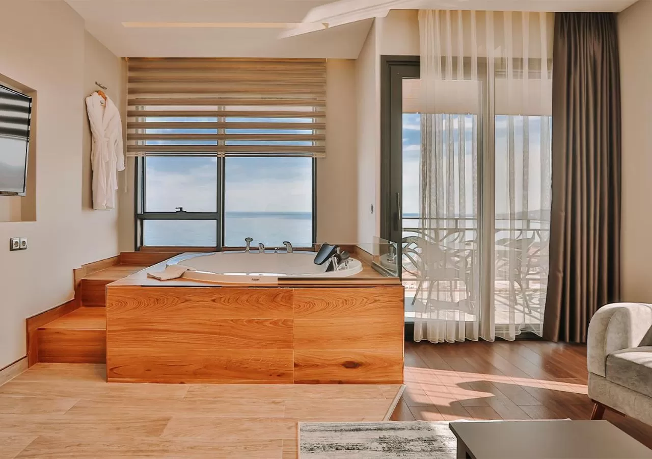 Suvva Suite With Jacuzzi in Peerless Villas Hotel