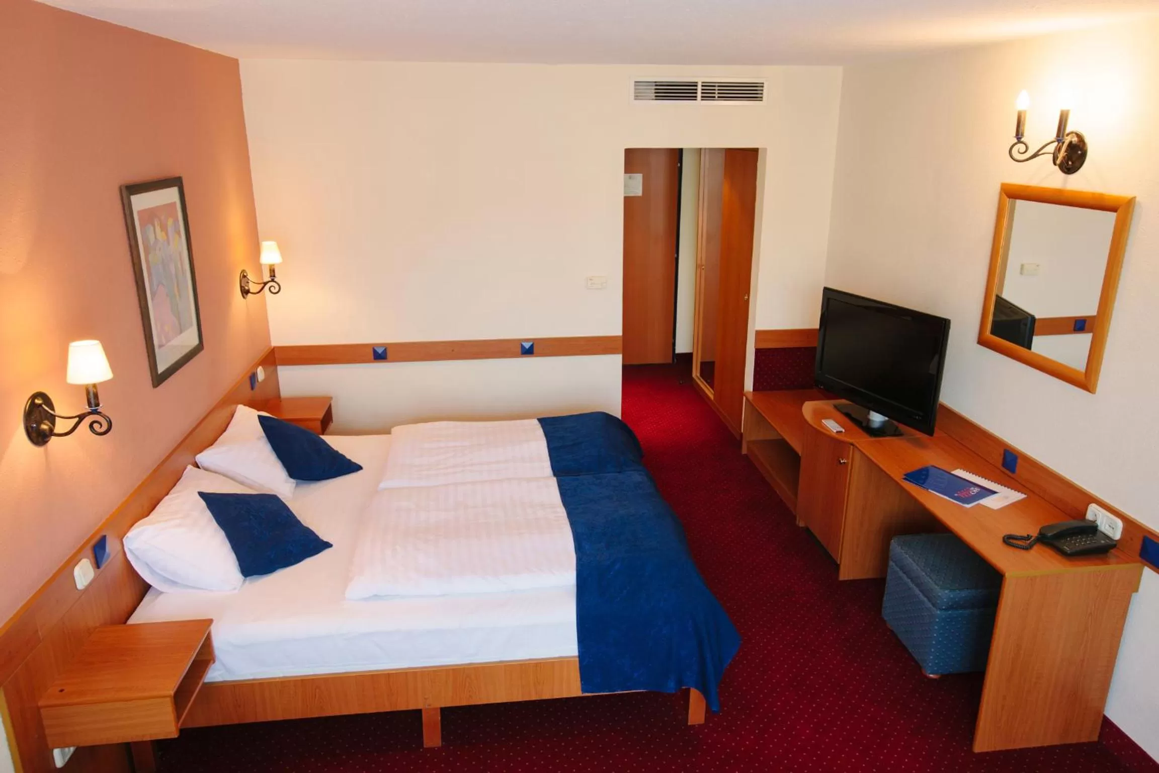 Standard Double or Twin Room in Hotel Mediterran