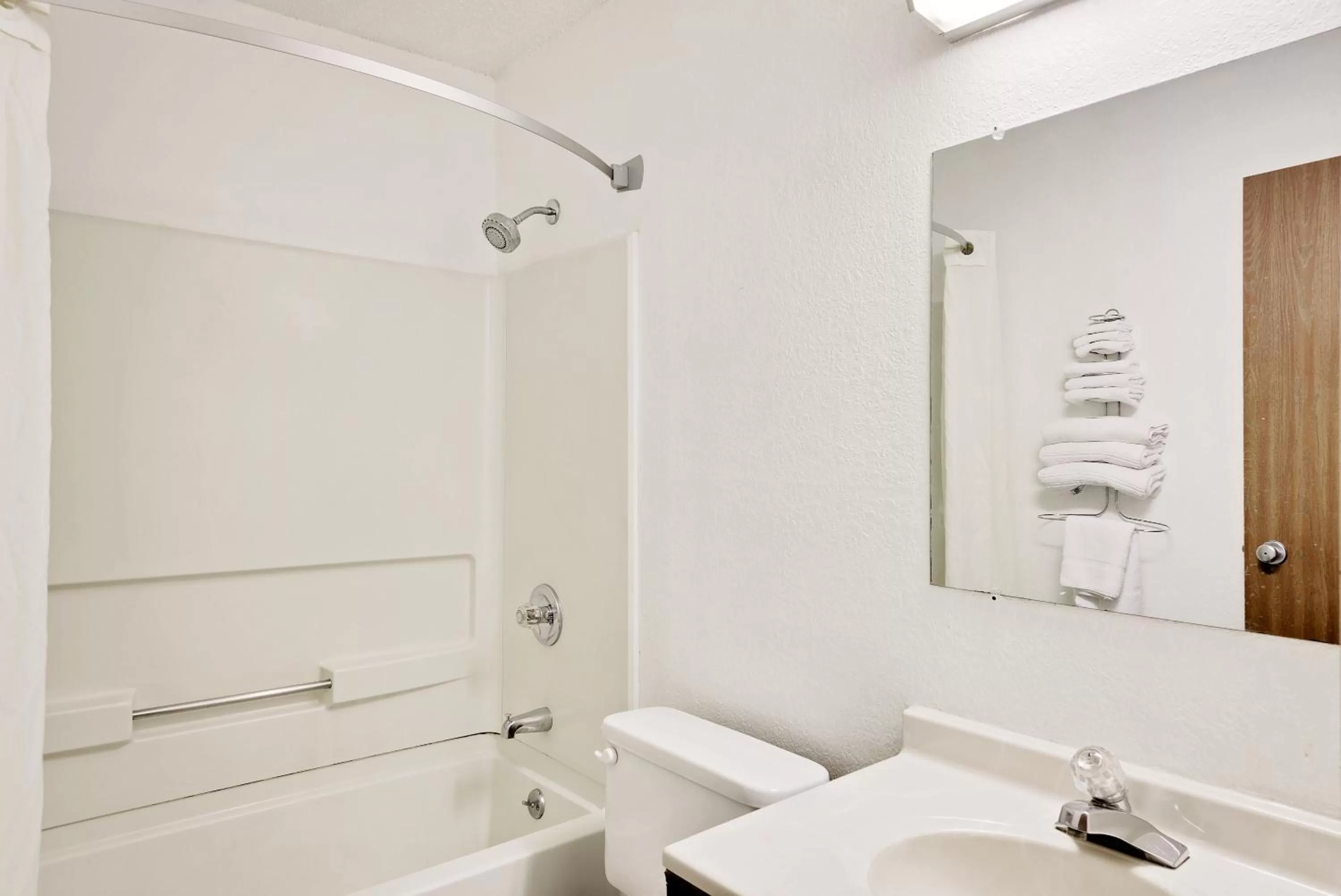 King Room - Non-Smoking in Super 8 by Wyndham Newburgh/West Point Stewart Intl Airport