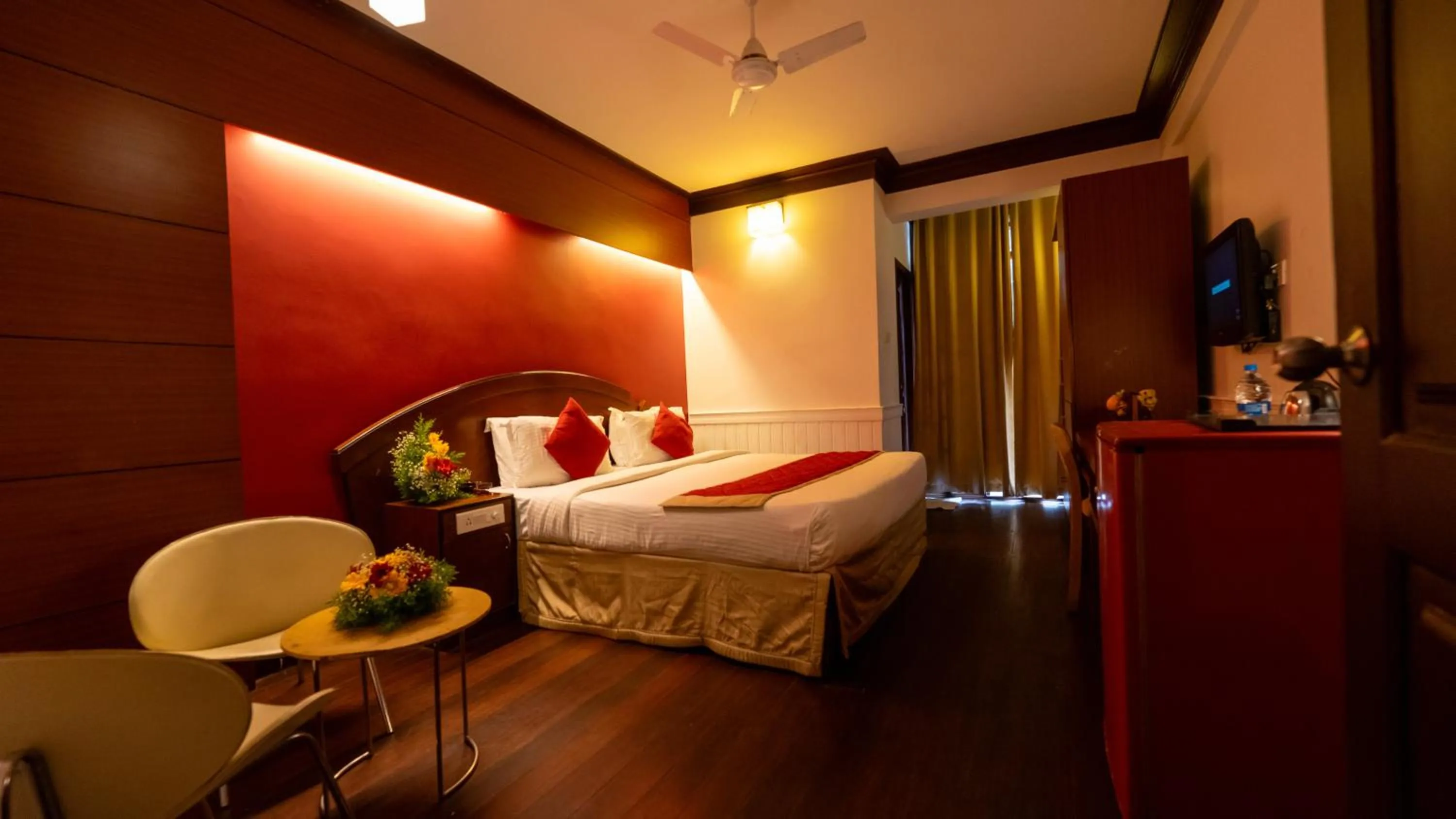 Deluxe Double Room in Westwood Riverside