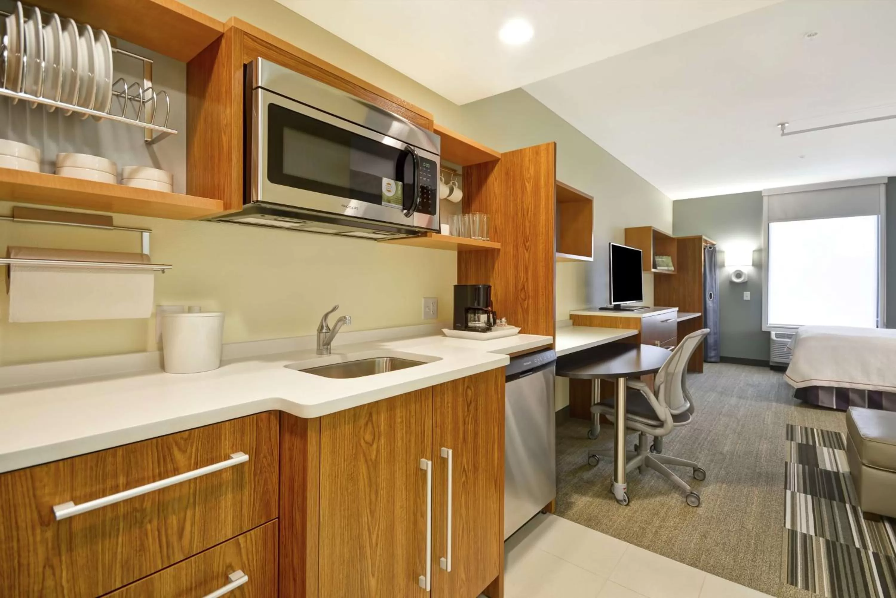 Queen Studio Suite - Hearing Access/Non-Smoking in Home2 Suites By Hilton Minneapolis-Eden Prairie