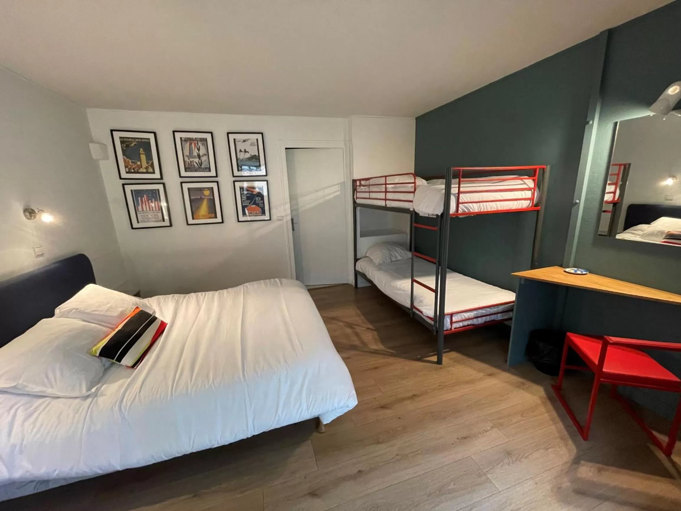 Quadruple Room in Hôtel Les Hauts de Meursault