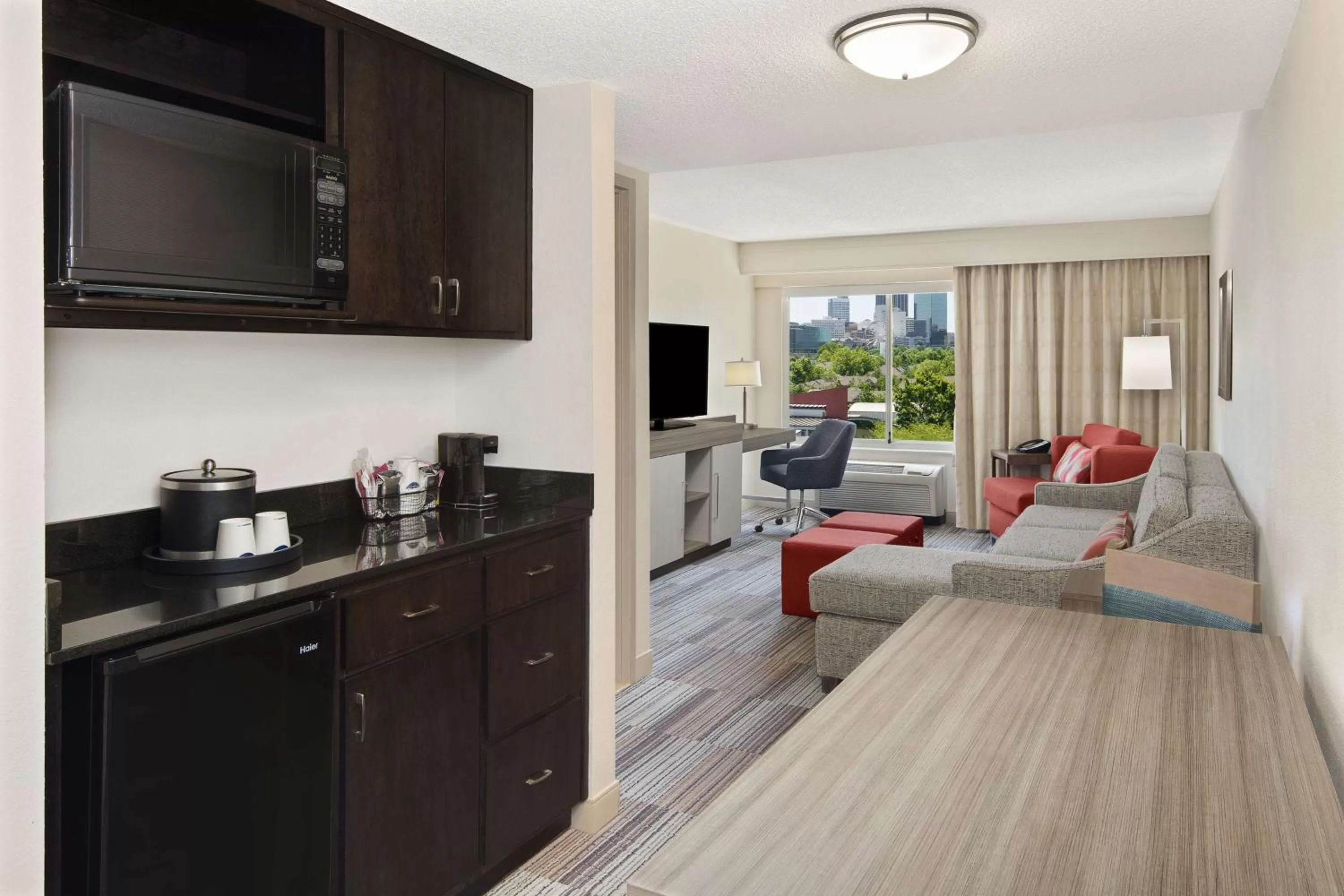 King Suite with Sofa Bed  - Non-Smoking in Hampton Inn Atlanta-Georgia Tech-Downtown