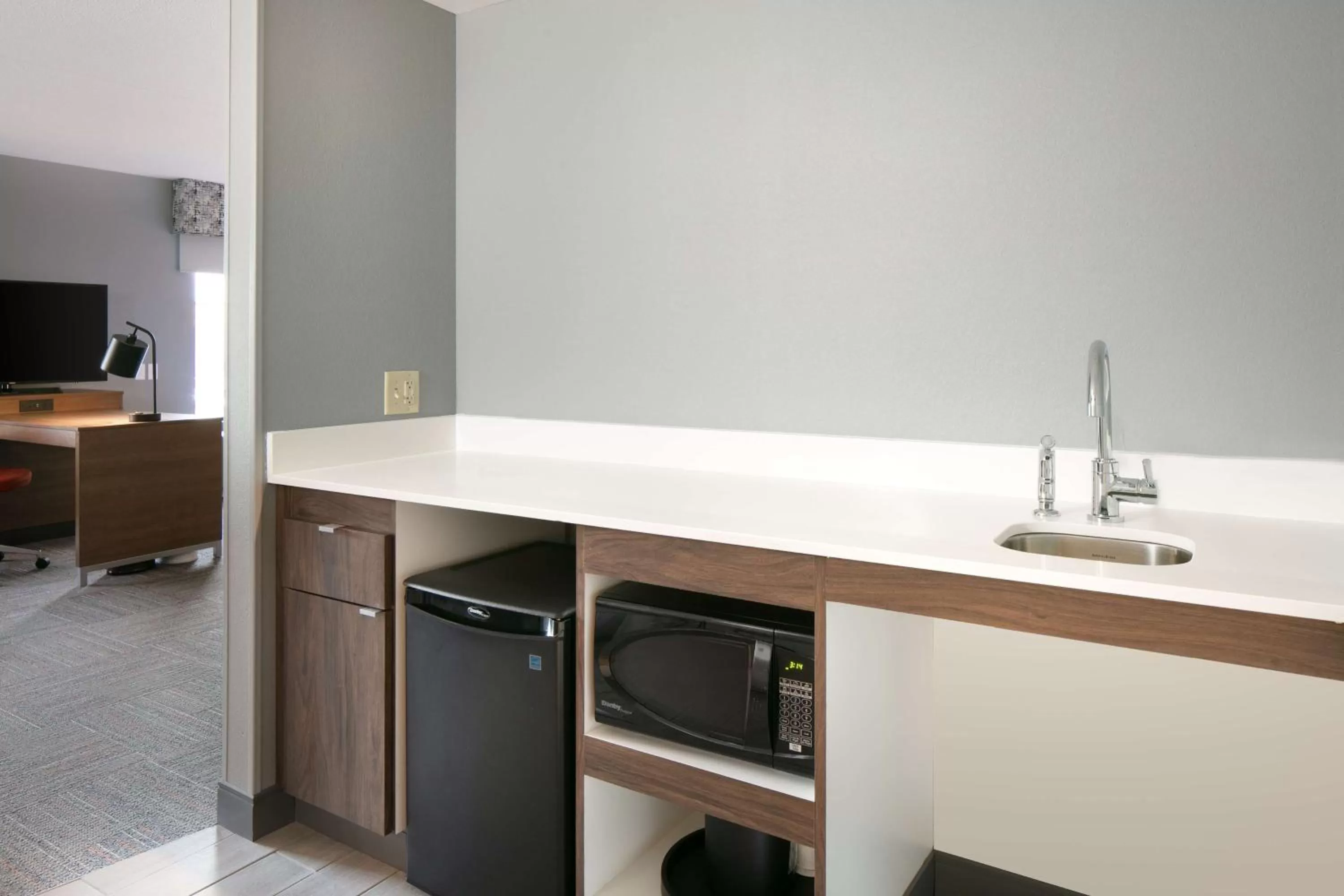 King Room with Sofa Bed - Non-Smoking in Hampton Inn Dubuque