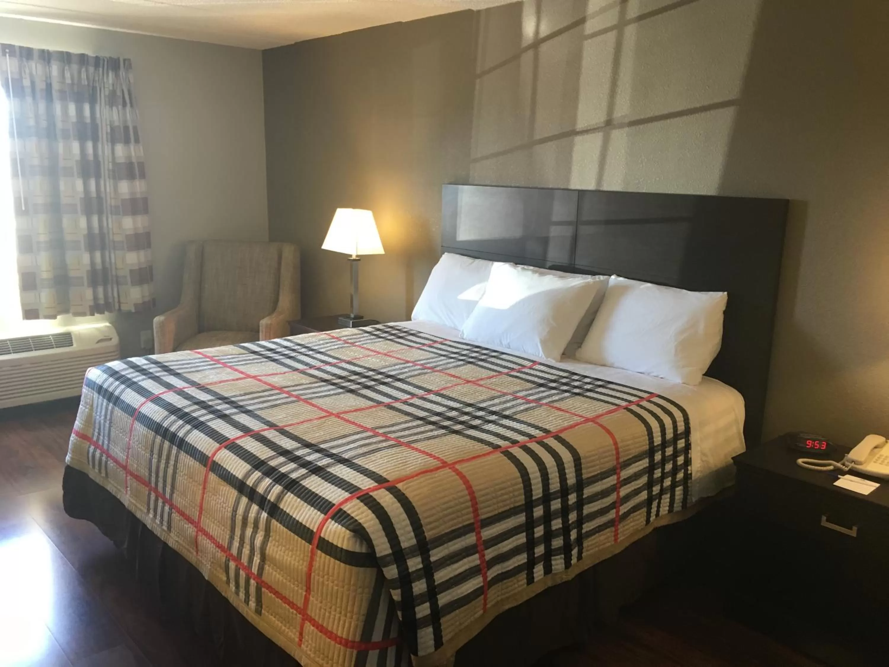 King Room in FairBridge Inn Express Monroe City