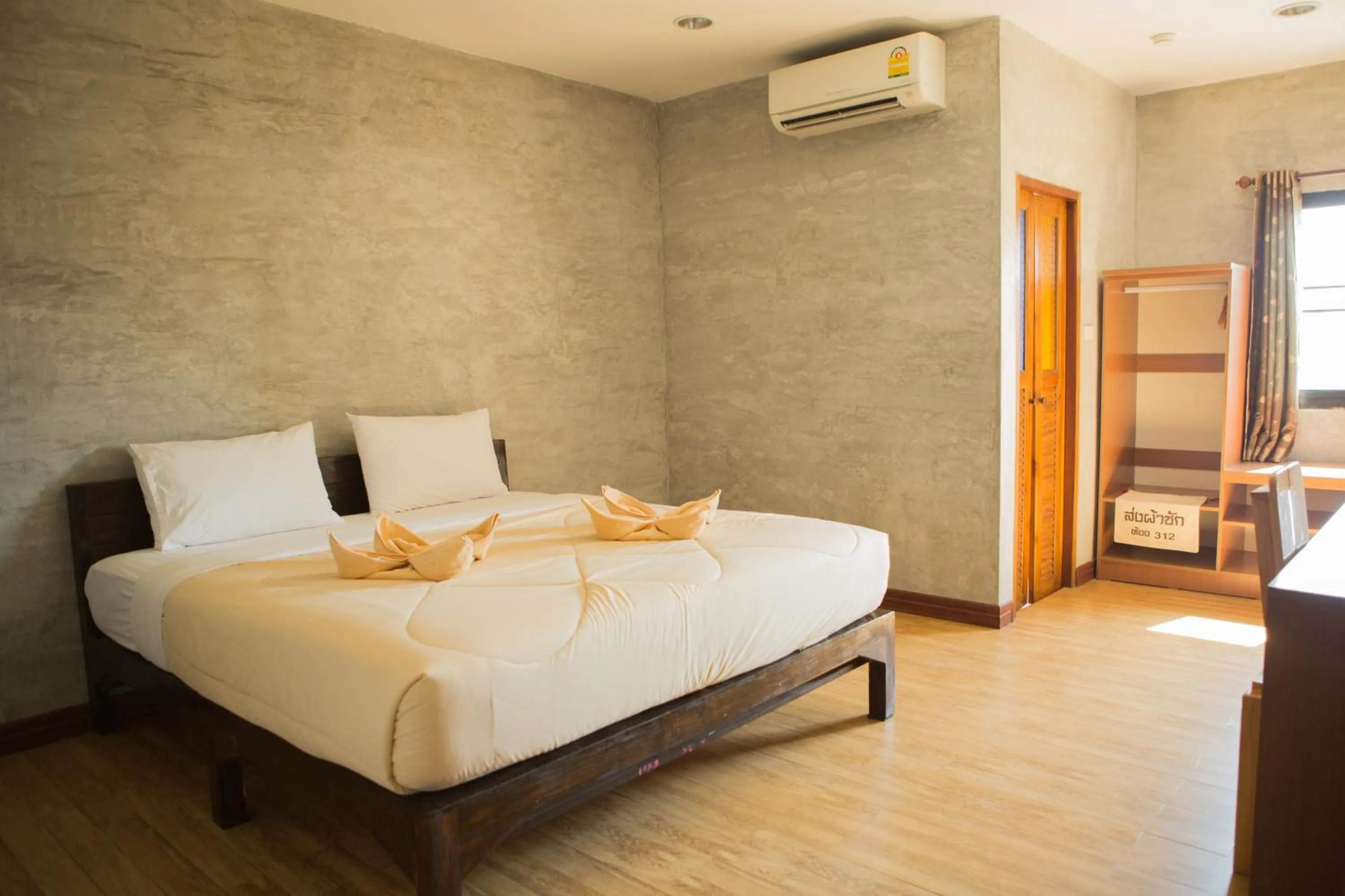 Standard Double Room in Boonme Heritage Hotel (SHA Extra Plus)