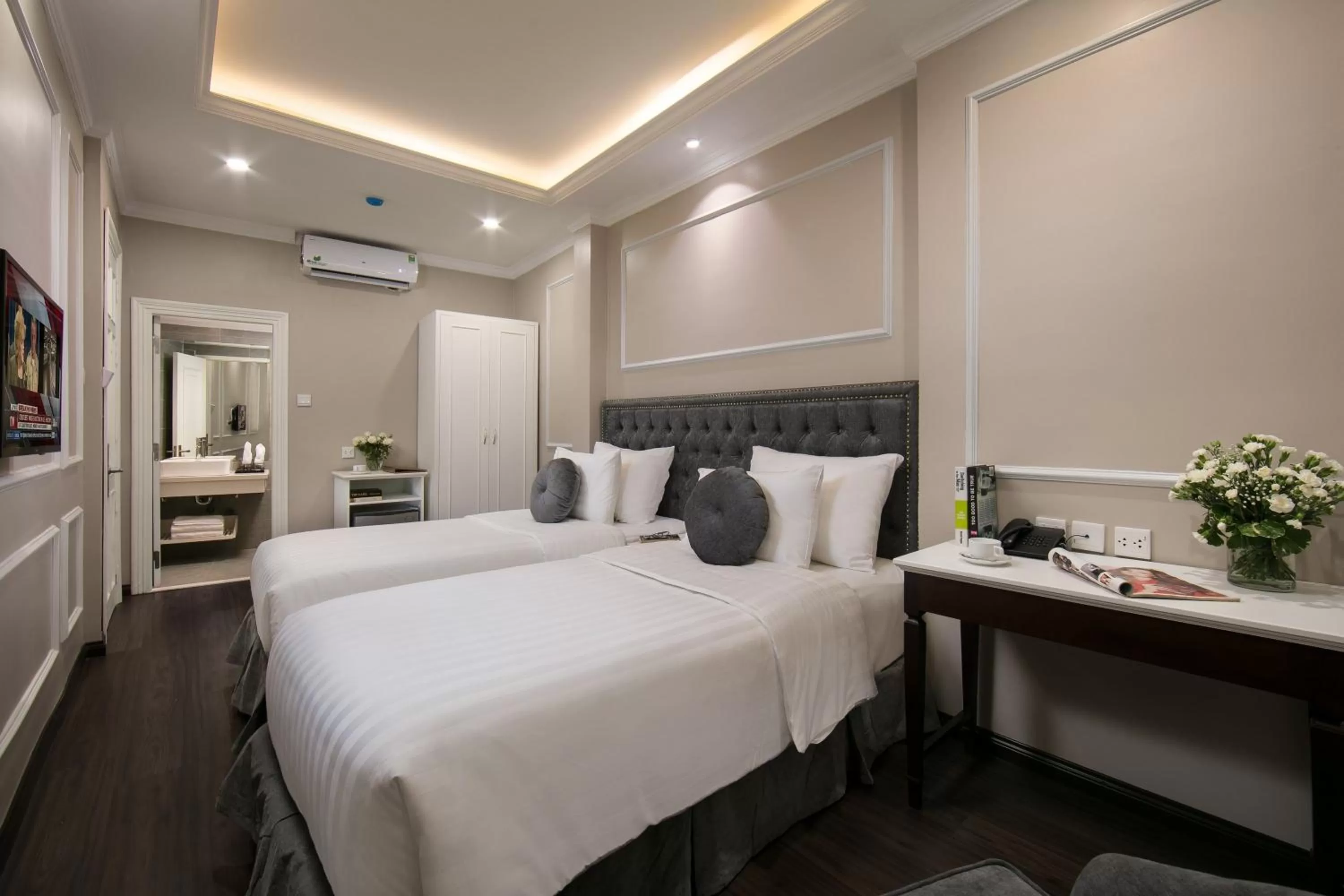 Deluxe Twin Room in Flora Centre Hotel & Spa
