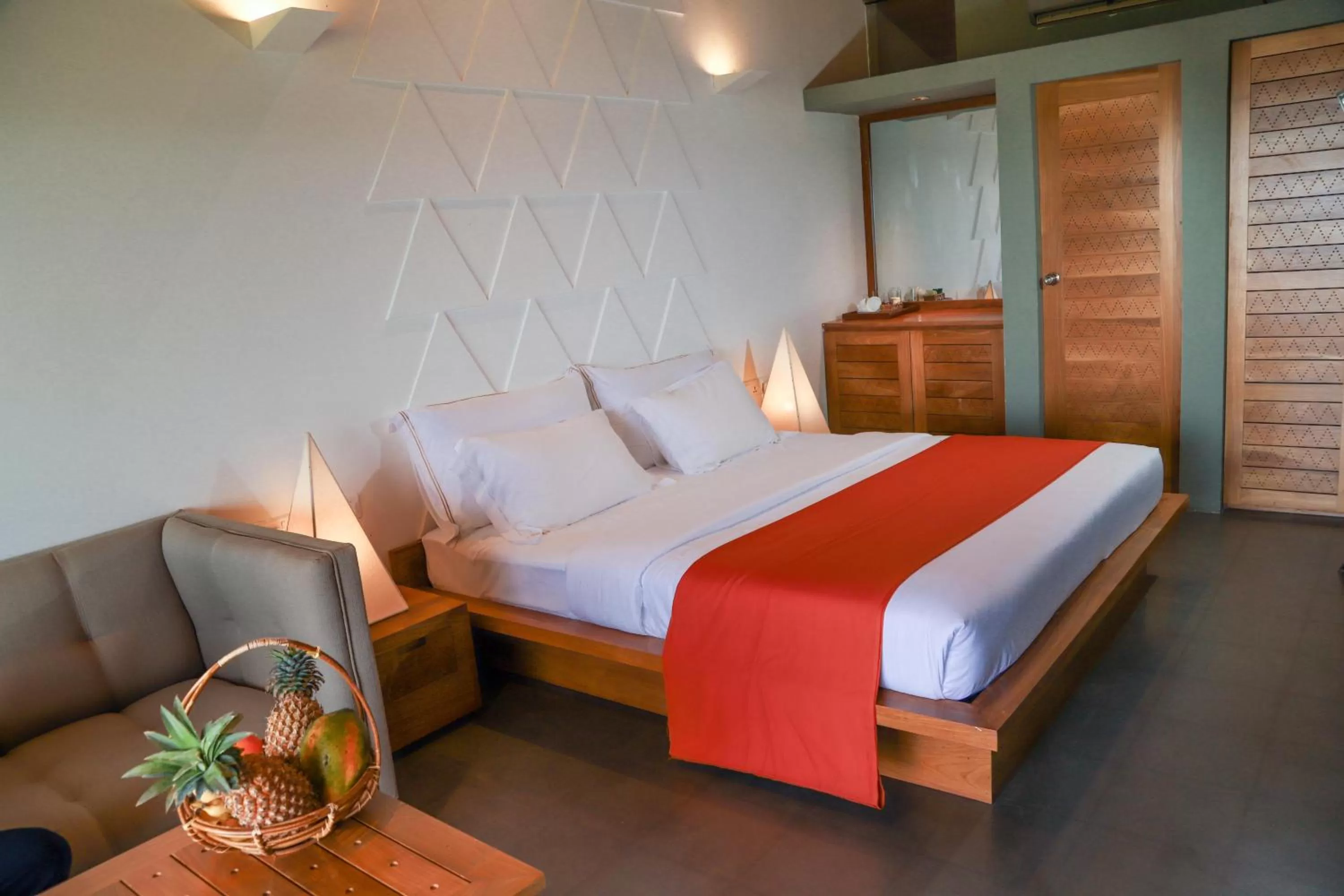 Deluxe Double or Twin Room with Lake View - single occupancy -  Late check Out, 10% off on Spa & 10% off on F&B in Giritale Hotel