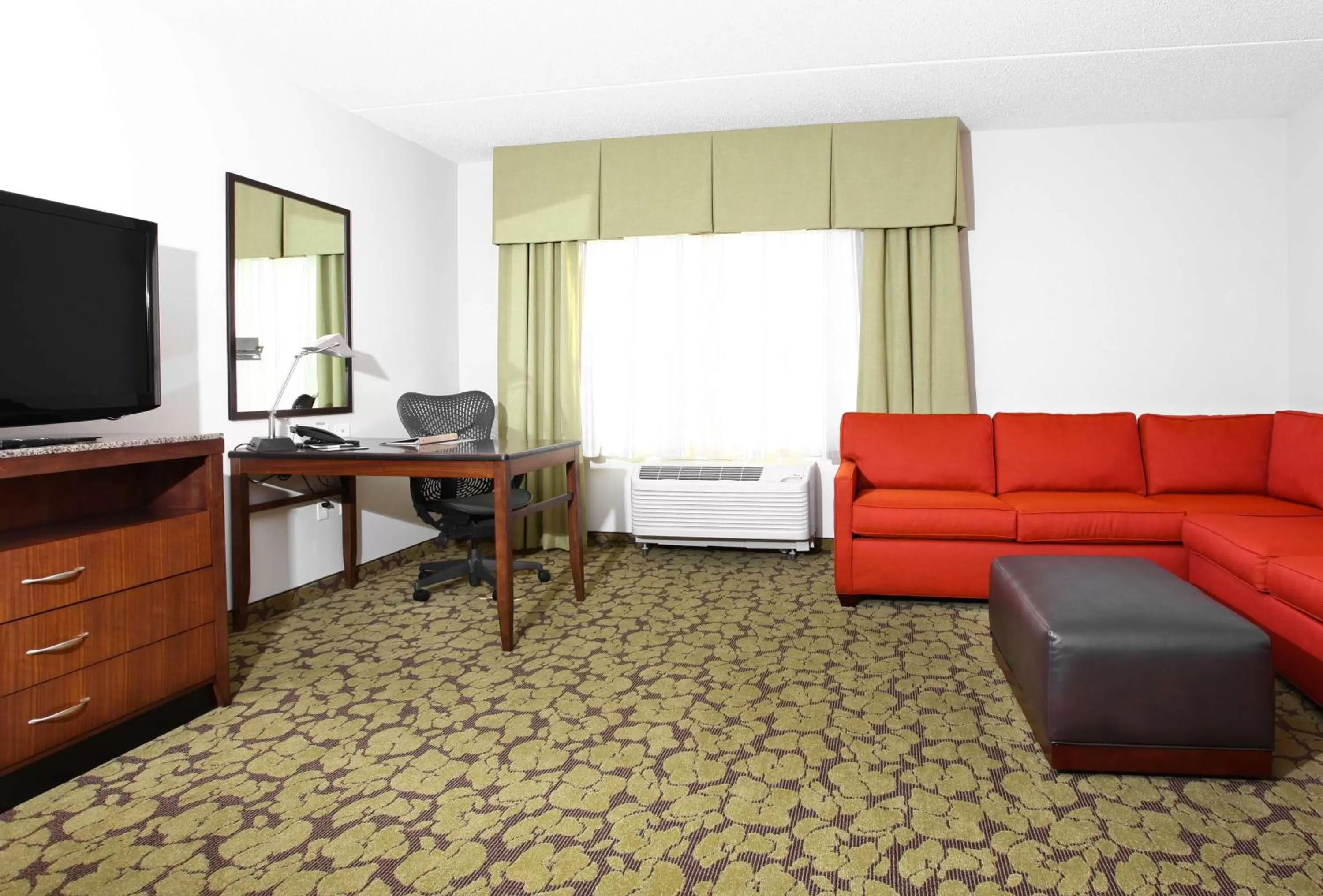 One-Bedroom King Suite in Hilton Garden Inn Olathe