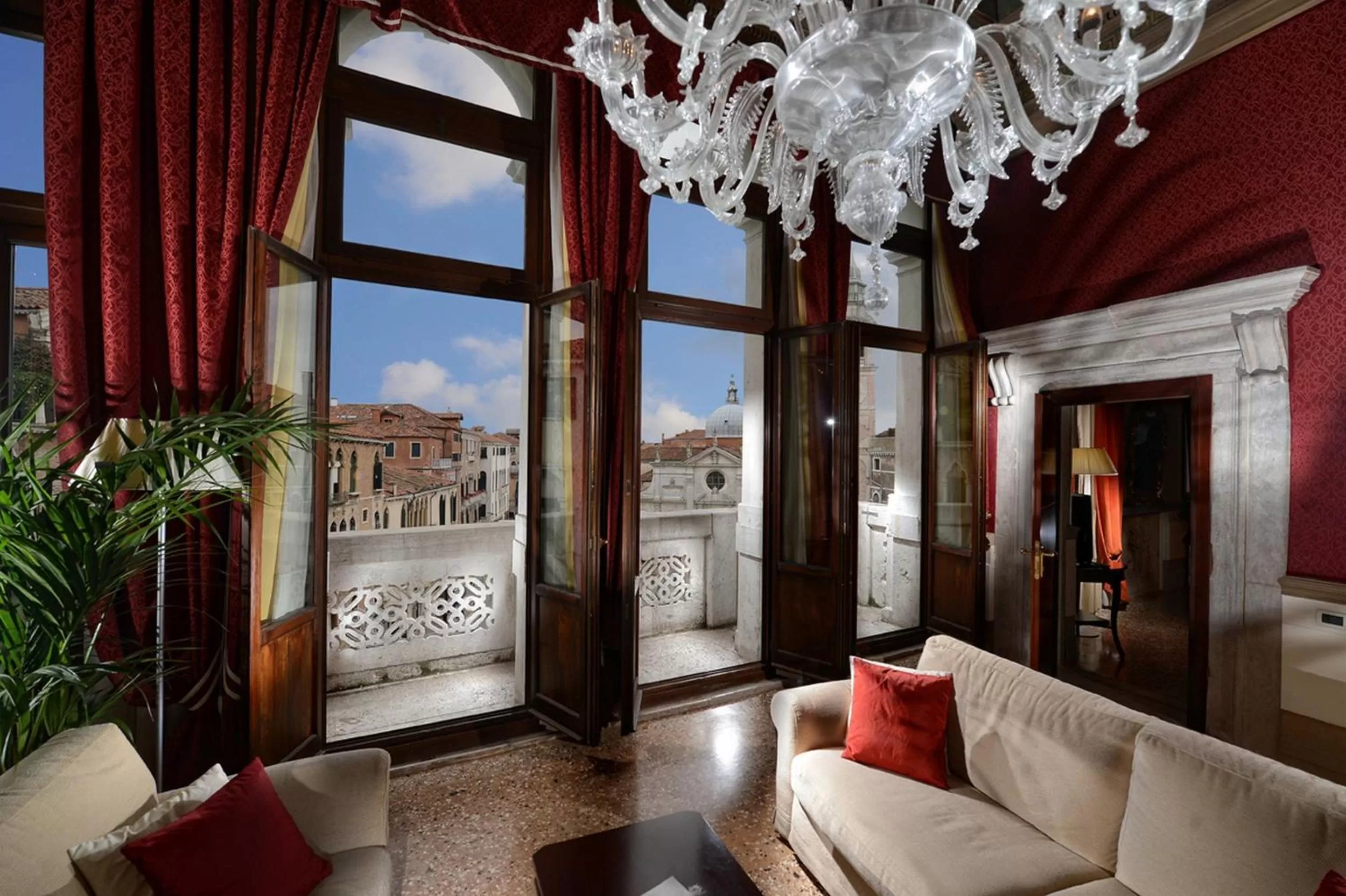 Suite with City View in Ruzzini Palace Hotel