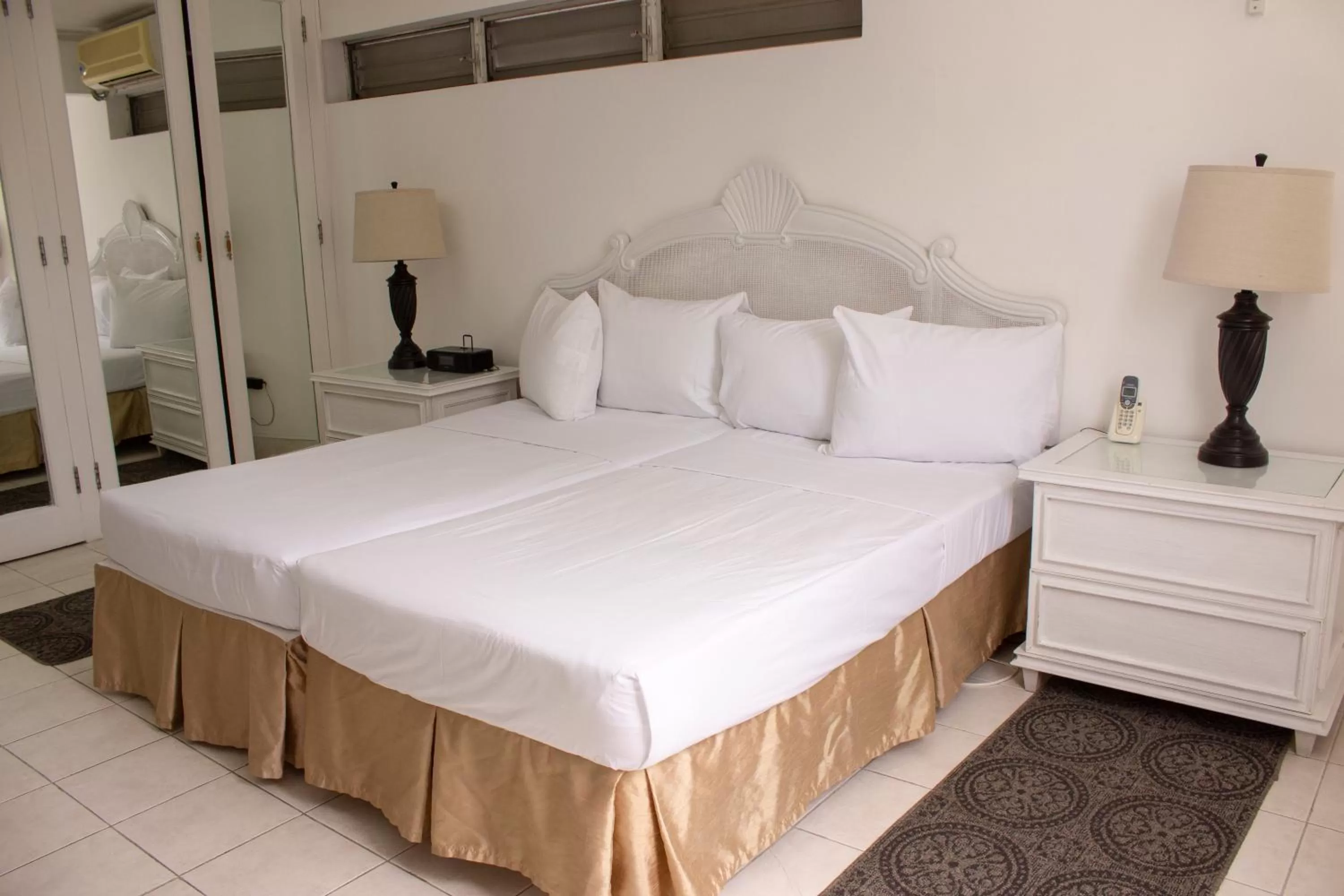 One-Bedroom Apartment in Pirate's Inn