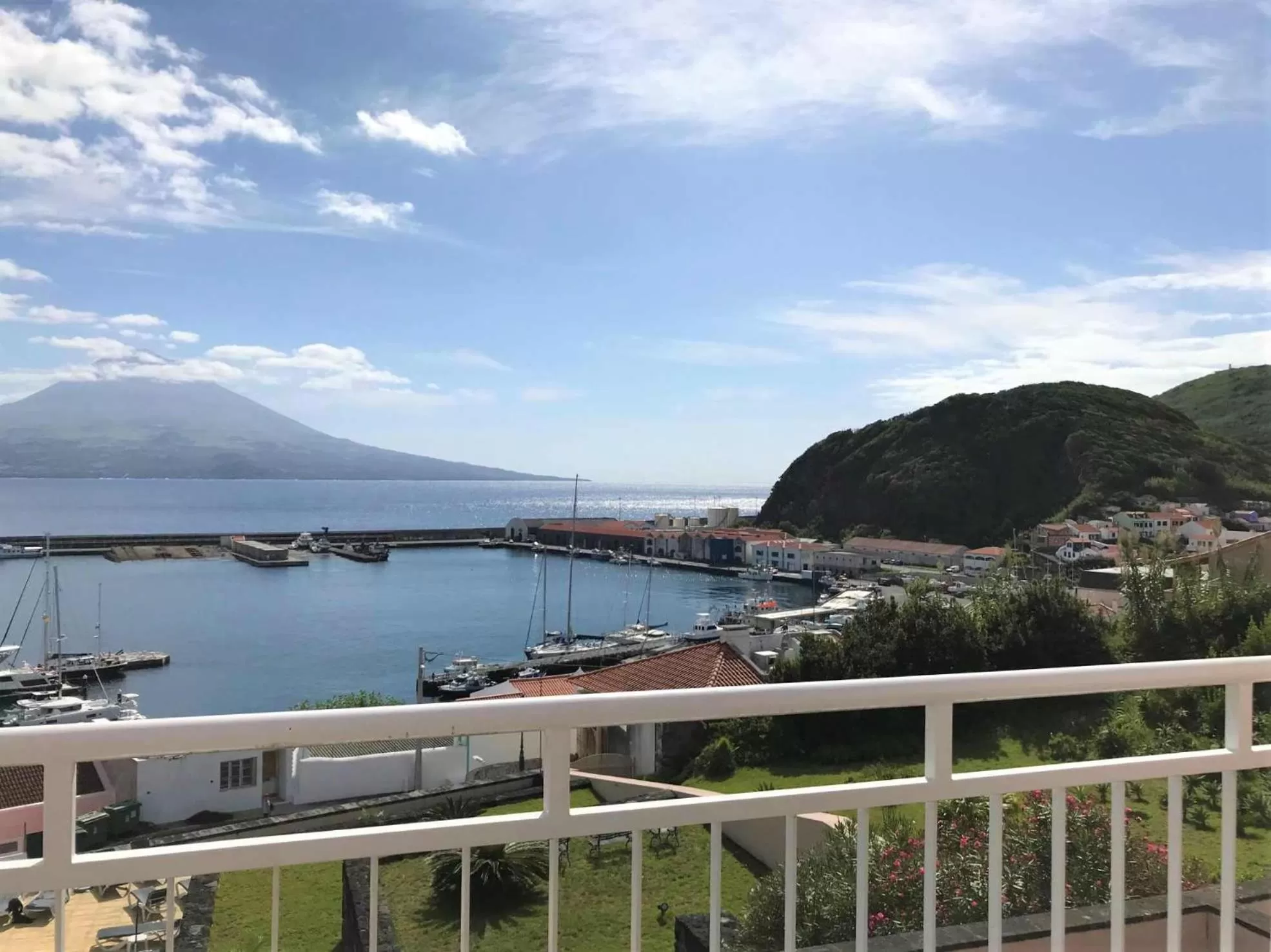 Deluxe Suite in Azoris Faial Garden – Resort Hotel