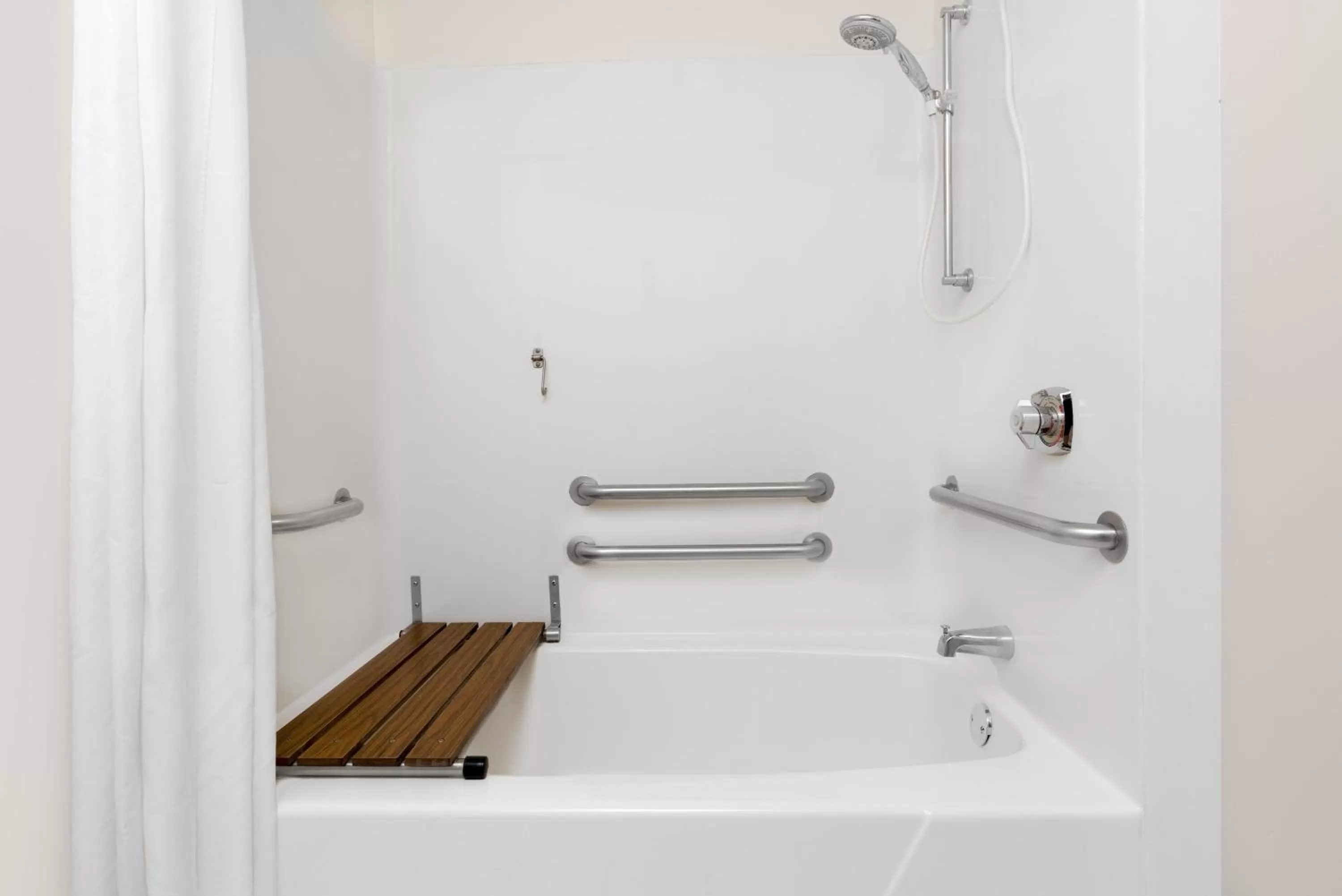 Queen Room - Mobility Access/Non-Smoking in Super 8 by Wyndham Sparta