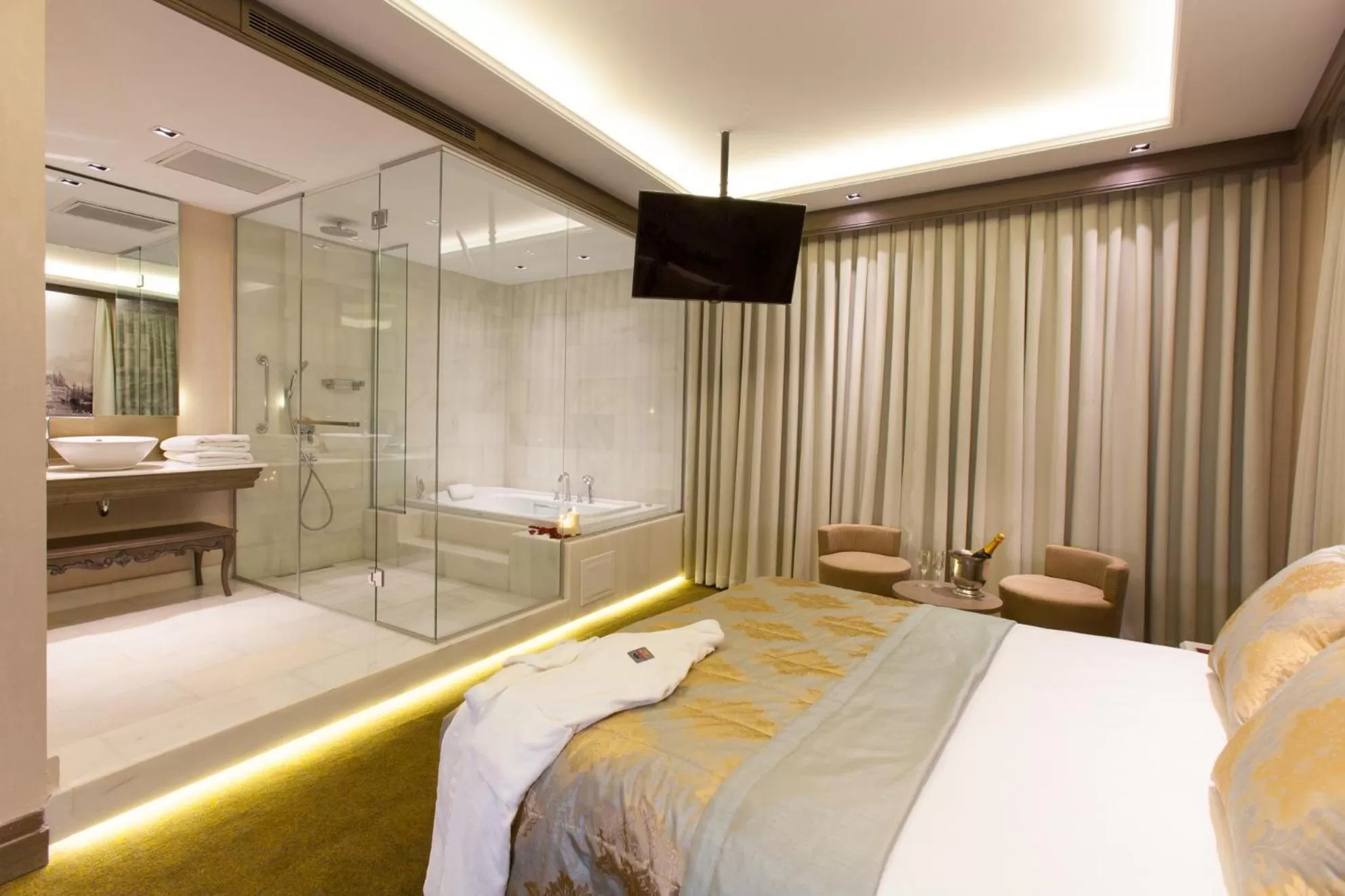 Superior Double Room in Pierre Loti Hotel Old City- Special Category