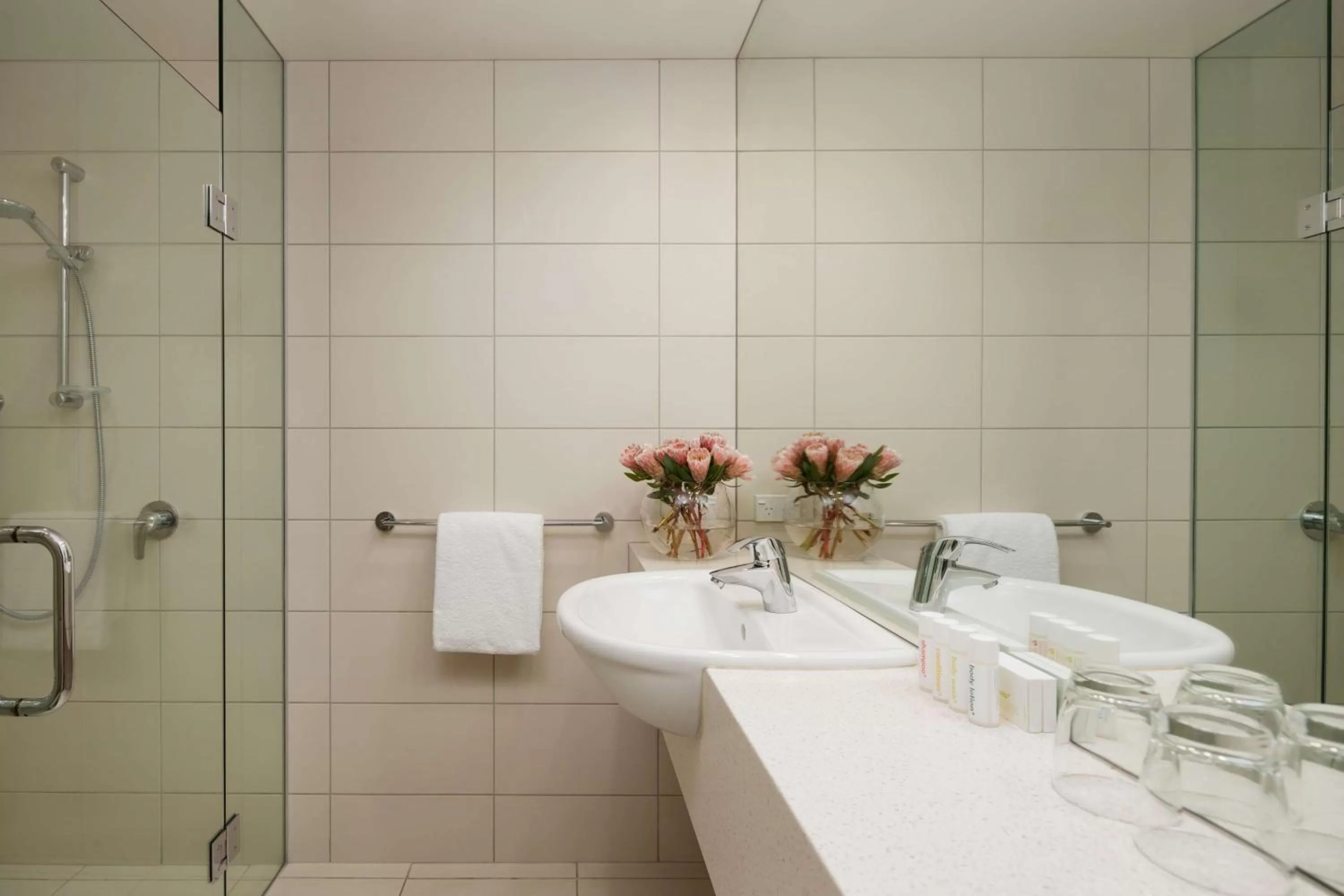 Premier Twin in Rydges Latimer Christchurch